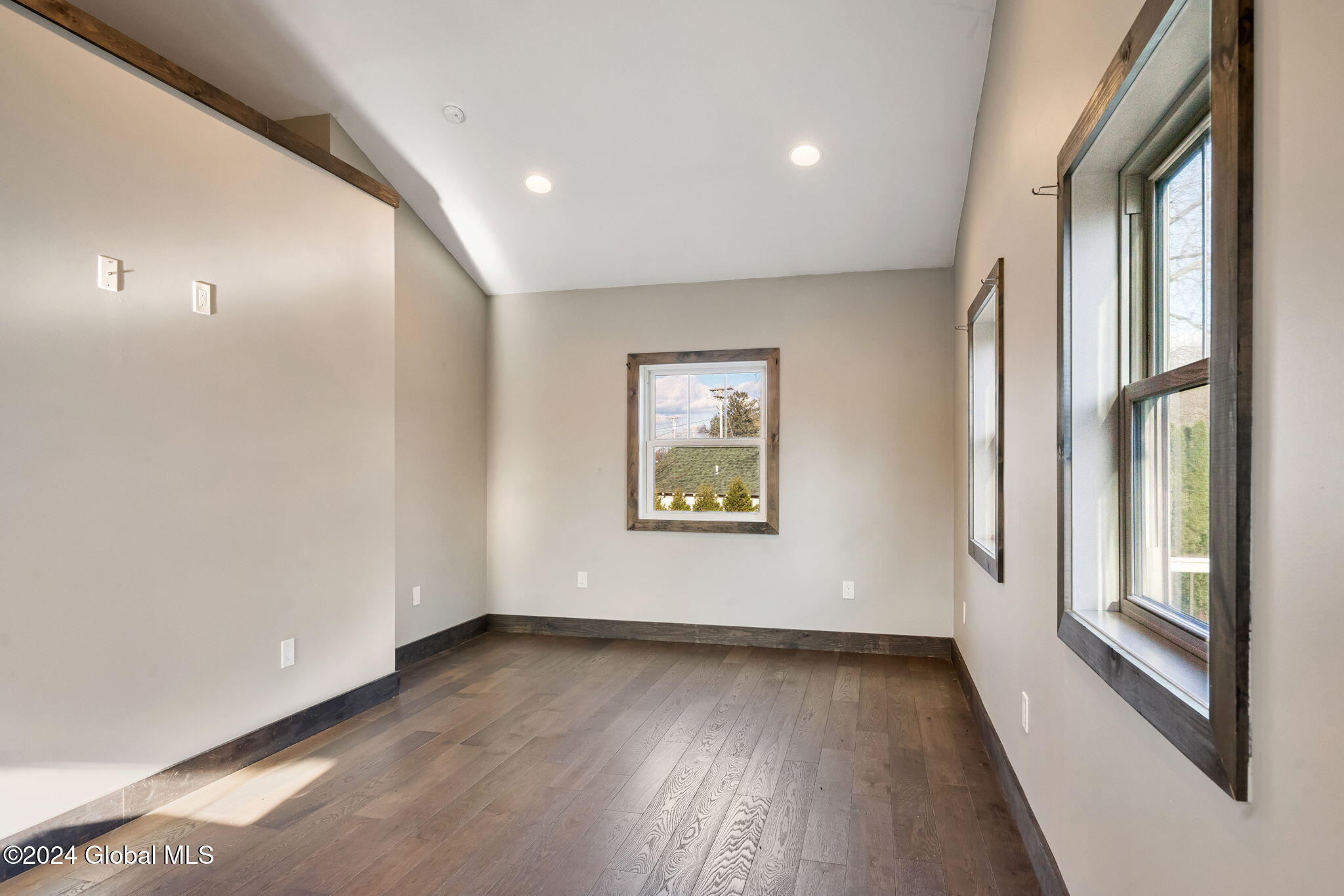 658 Saratoga Road, Schenectady, New York image 33