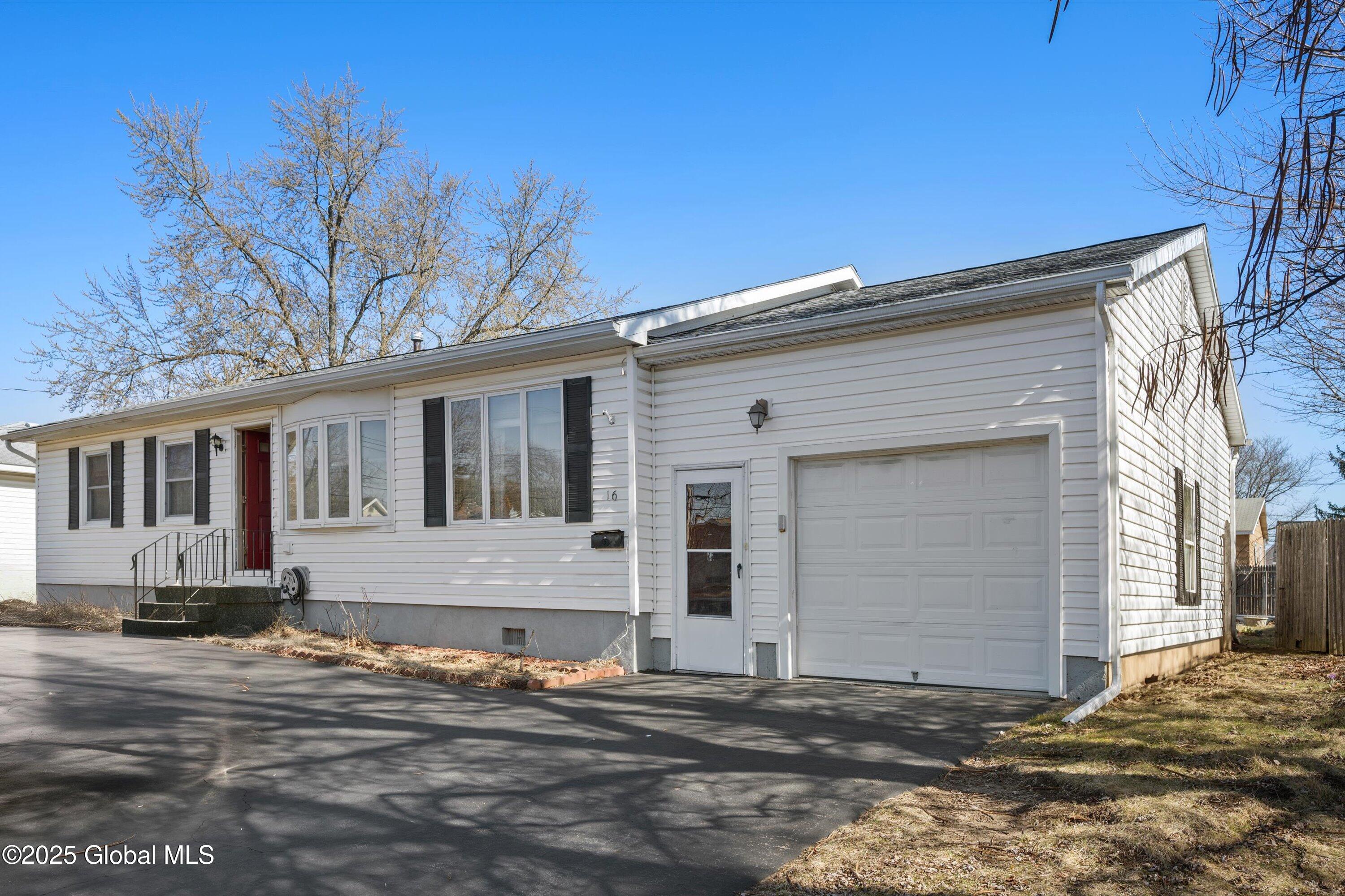 16 Linton Avenue, Colonie, New York image 3