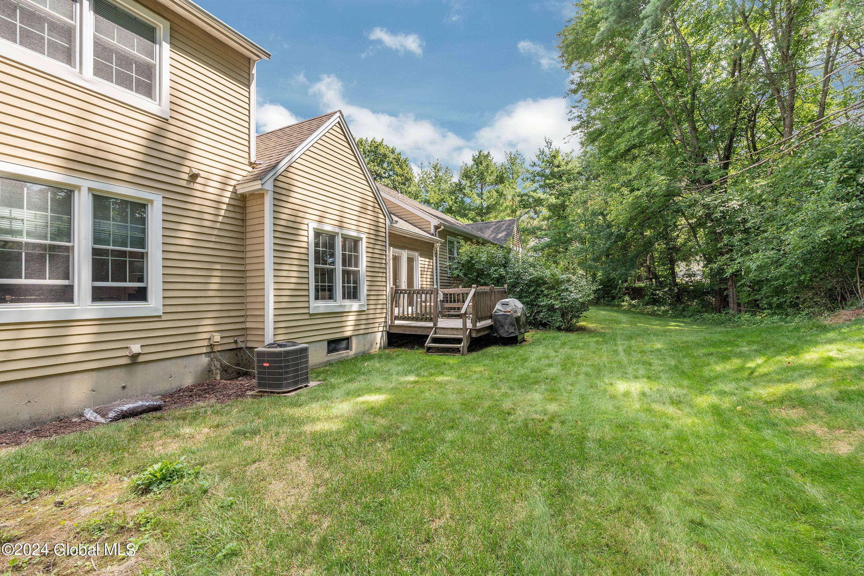 51 Ridgefield Drive, Voorheesville, New York image 32