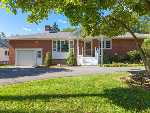 Photo of 23 Nutwood Avenue, Schenectady, NY 12304 (MLS # 202626574)