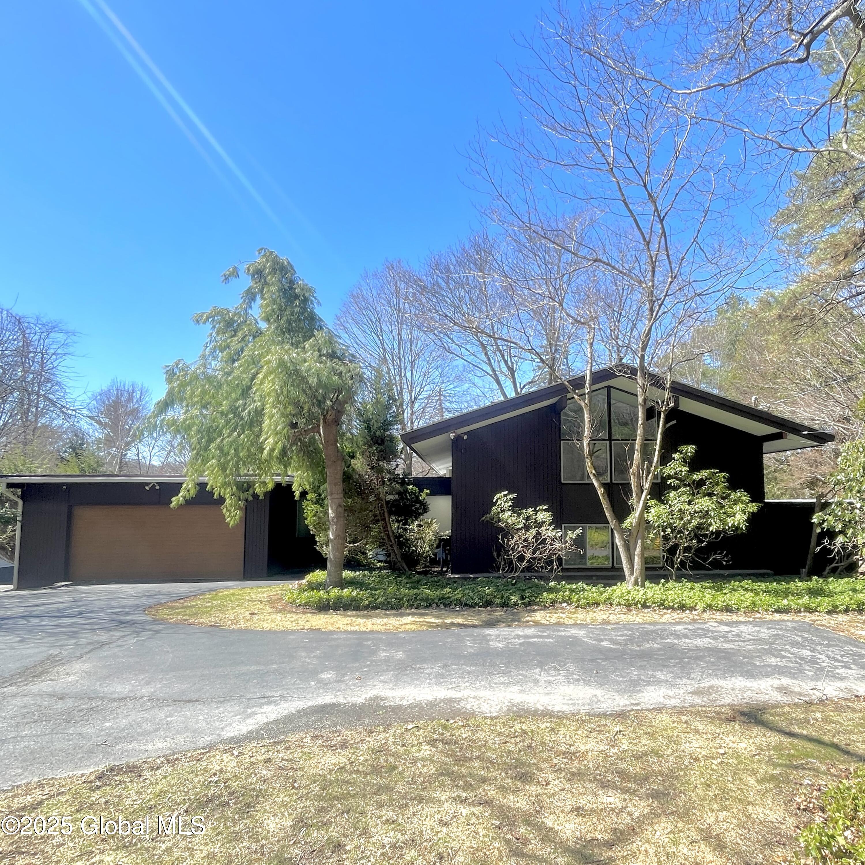 13 Oxford Road, Troy, New York image 1