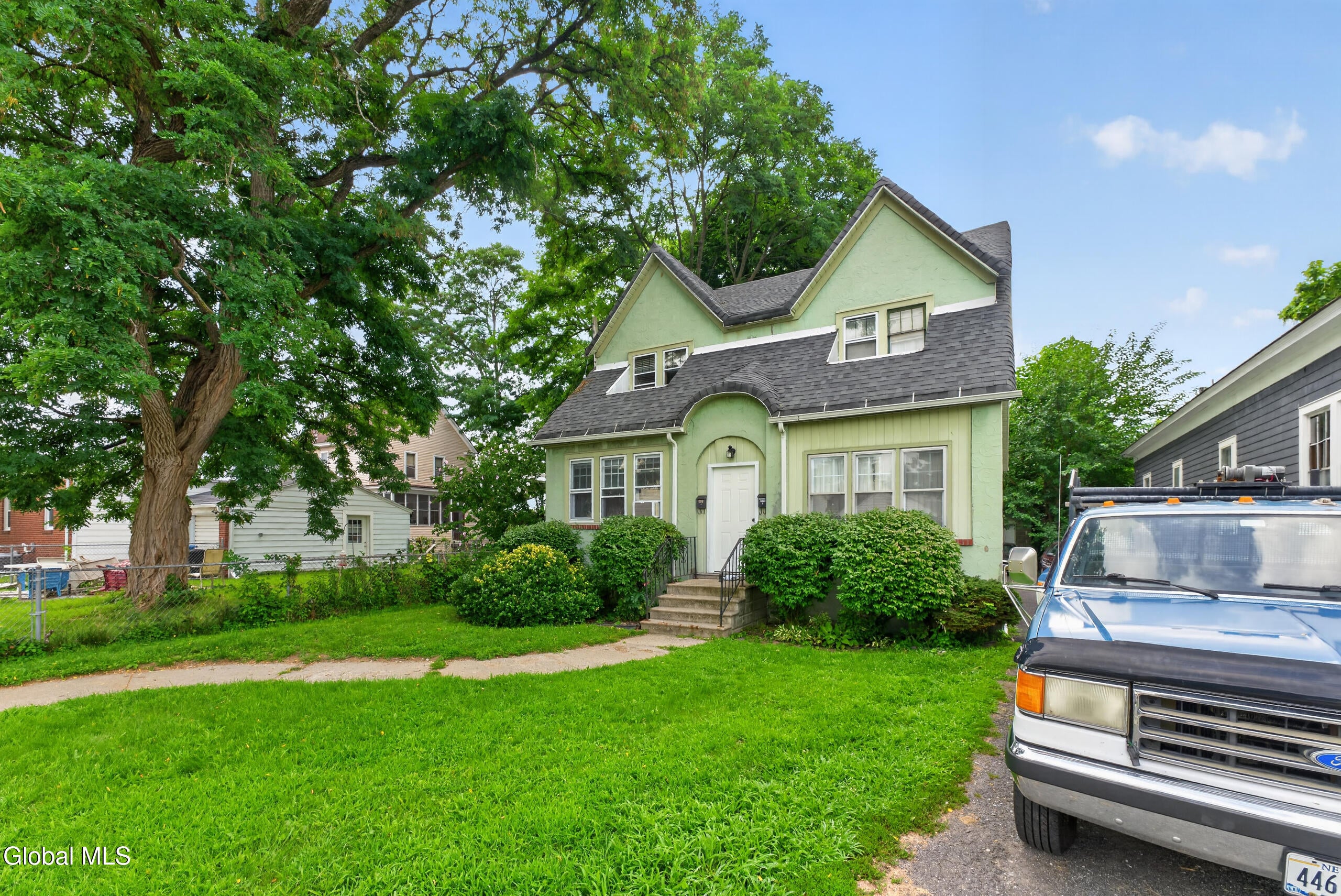 1 Mariette Place