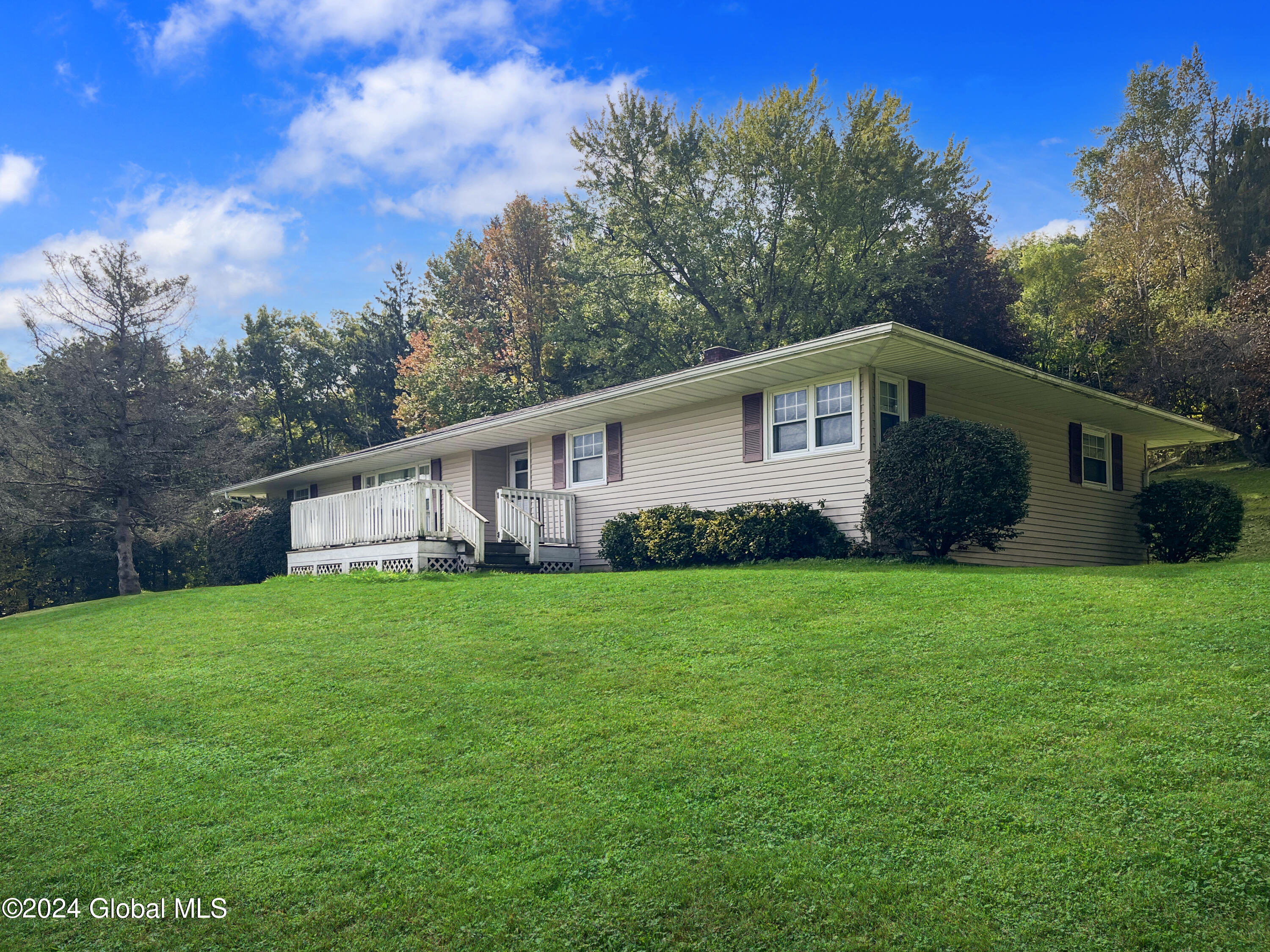 105 Pine Valley Road, Hoosick Falls, New York image 1