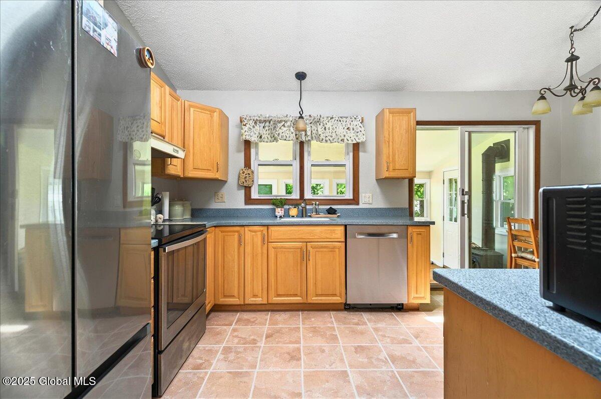 72 Algonquin Road, Clifton Park, New York image 14