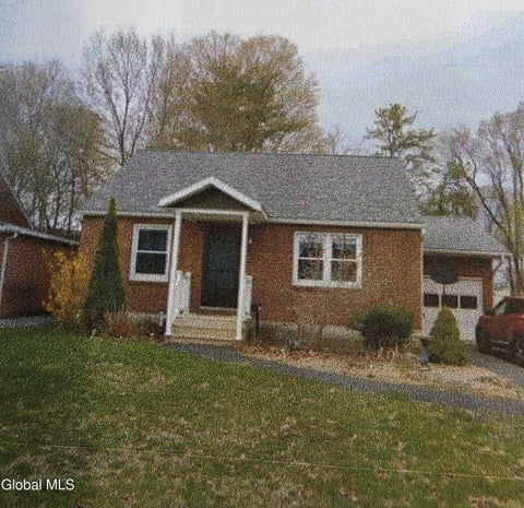 Photo of 2133 Robinwood Avenue, Schenectady, NY 12306 (MLS # 202623632)