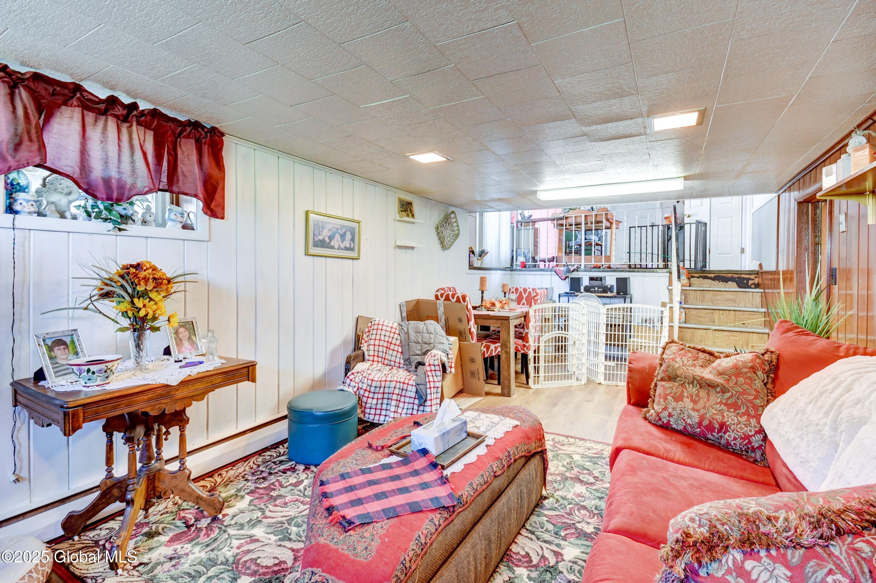 181 Van Dyke Avenue, Amsterdam, New York image 33