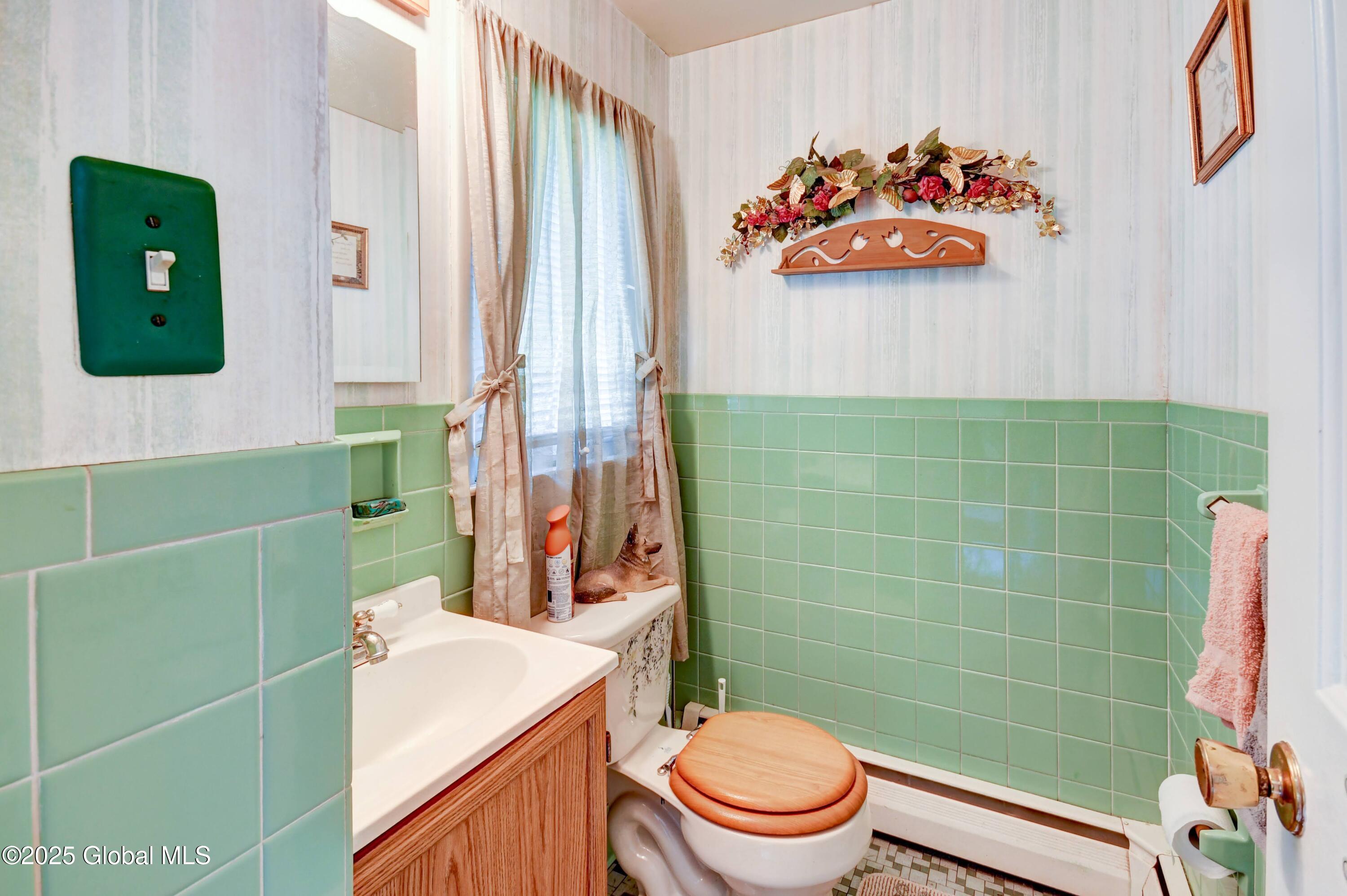 181 Van Dyke Avenue, Amsterdam, New York image 31