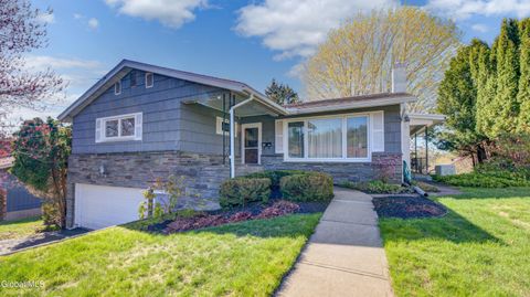 Photo of 39 Northern Terrace, Gloversville, NY 12078 (MLS # 202616087)