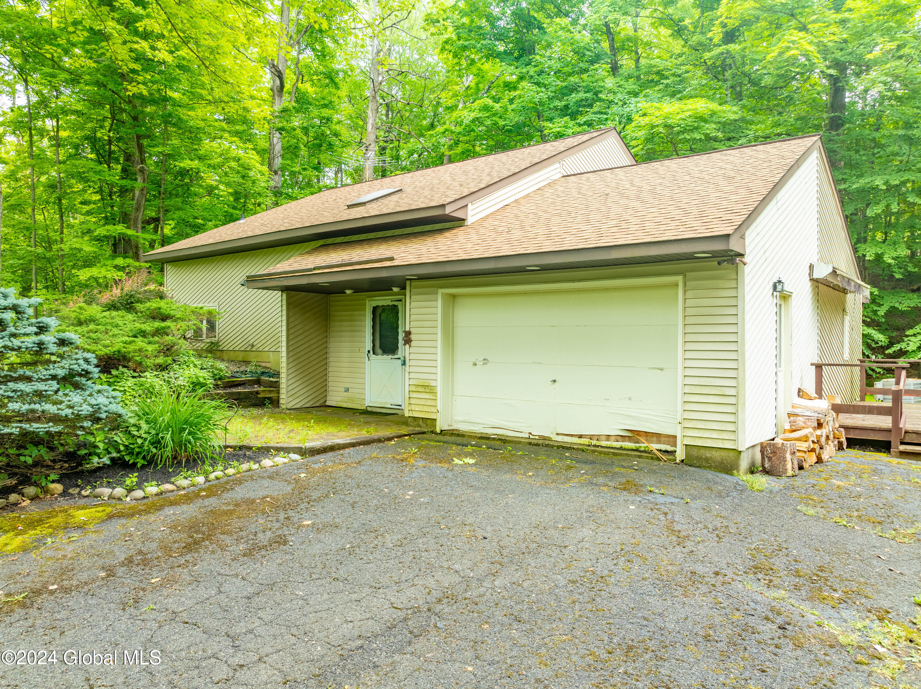 1067 Best Road, East Greenbush, New York image 2