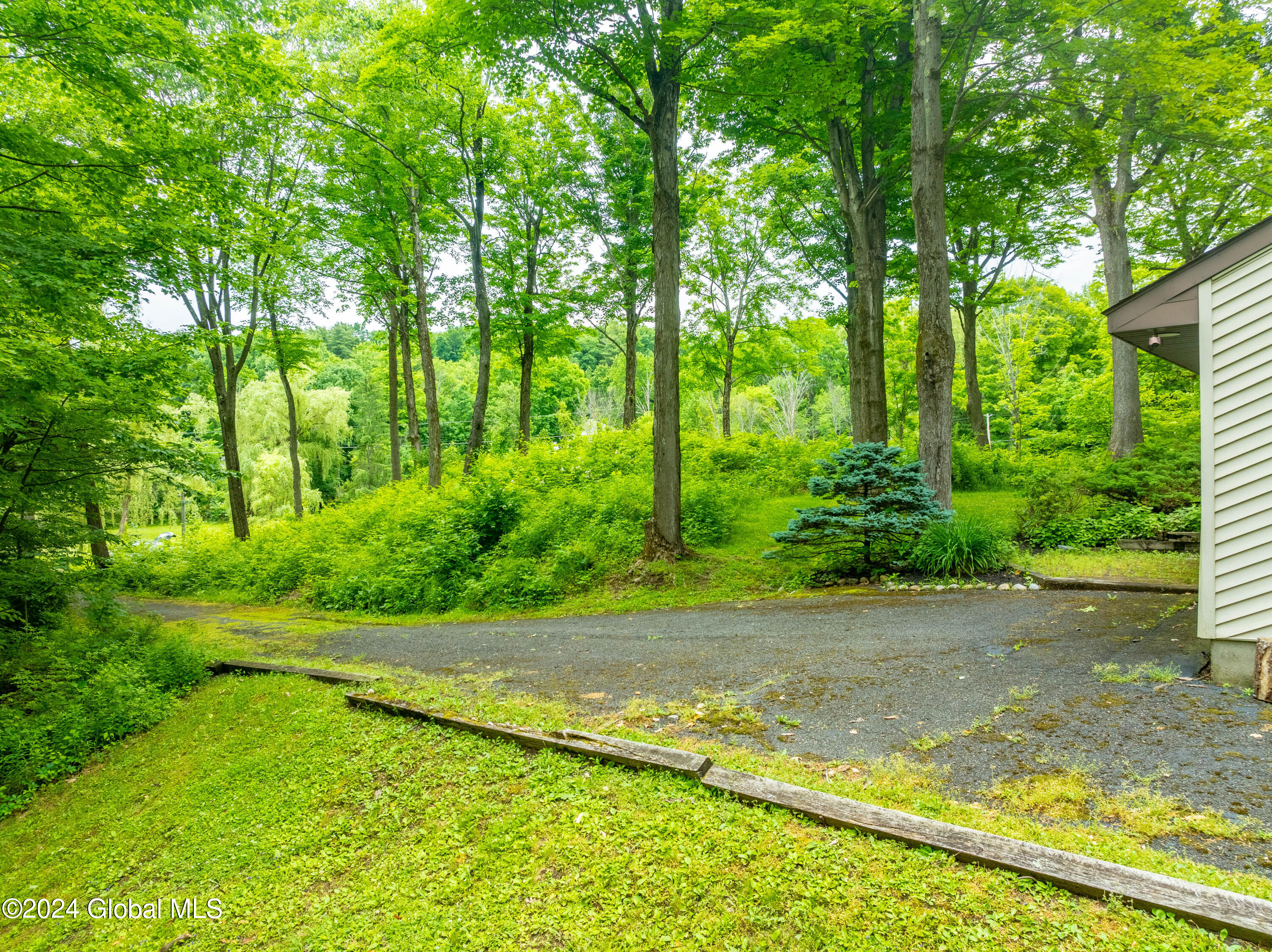 1067 Best Road, East Greenbush, New York image 9