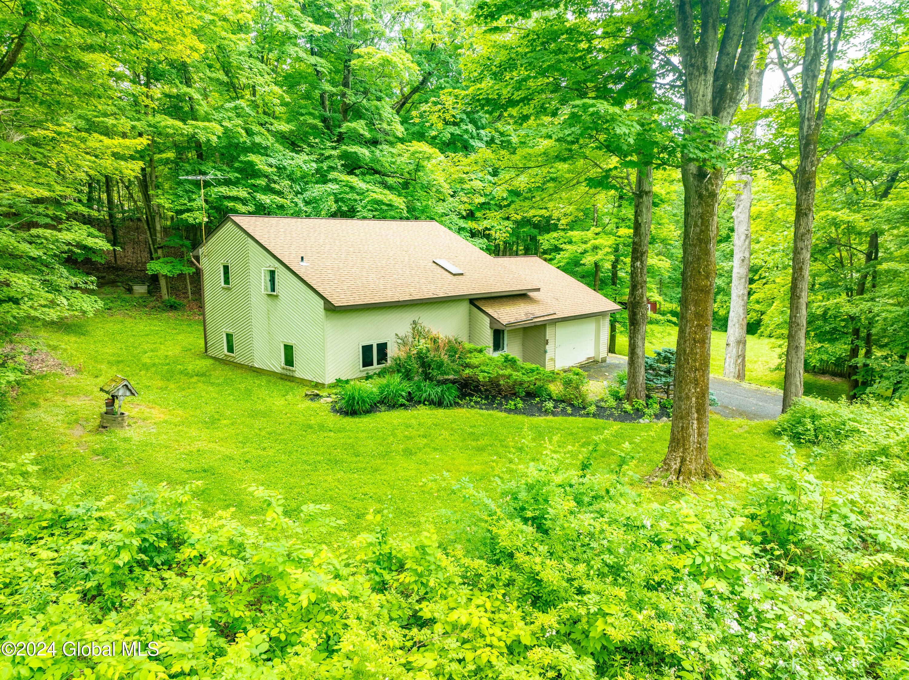 1067 Best Road, East Greenbush, New York image 1