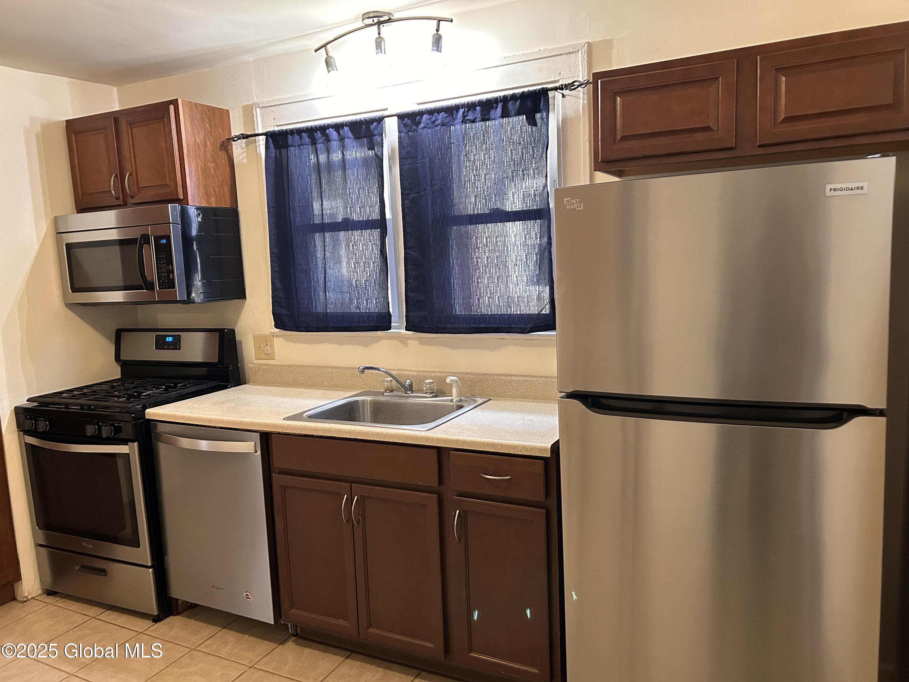 2012 State St Street, Schenectady, New York image 23