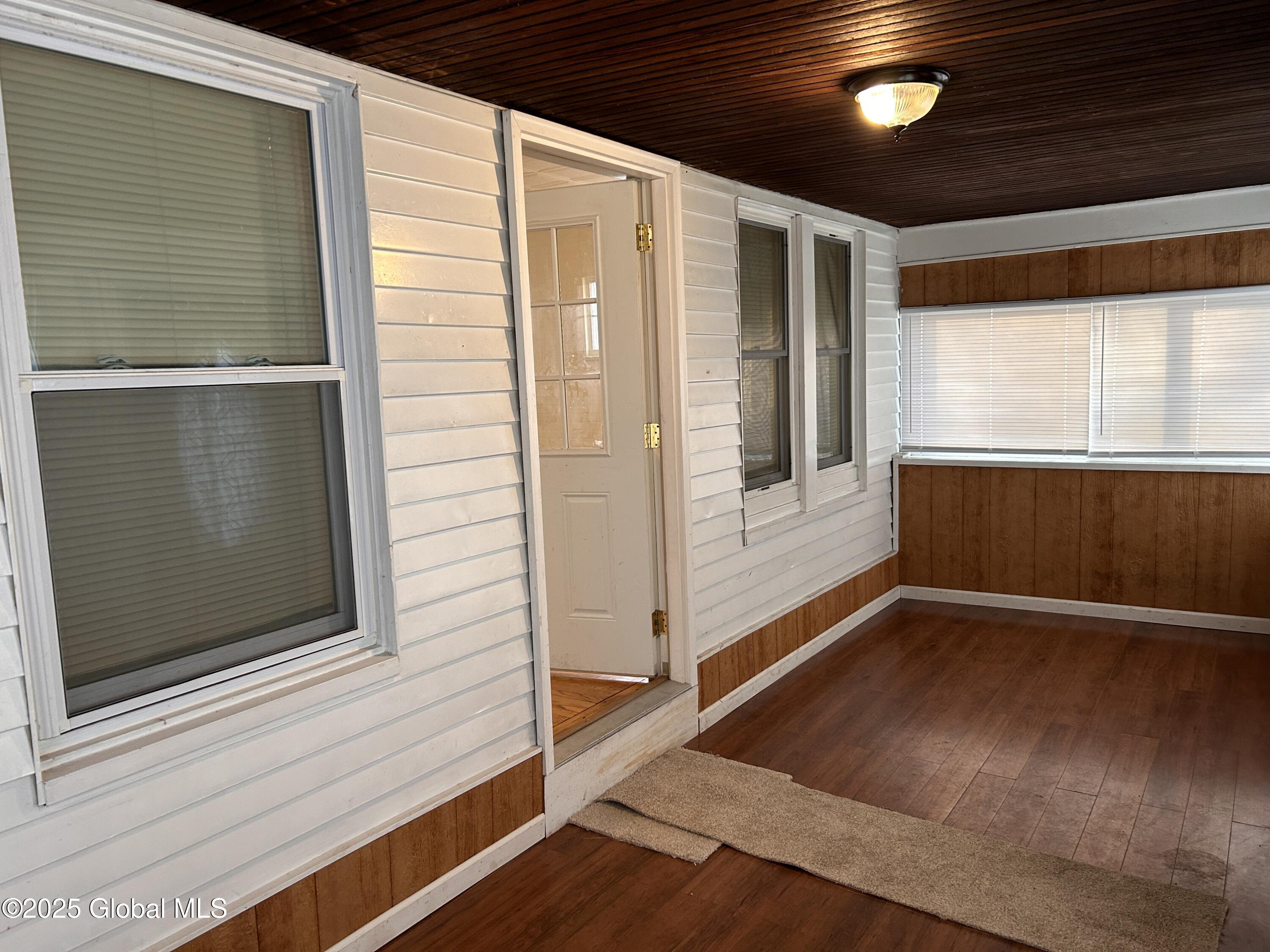 2012 State St Street, Schenectady, New York image 4