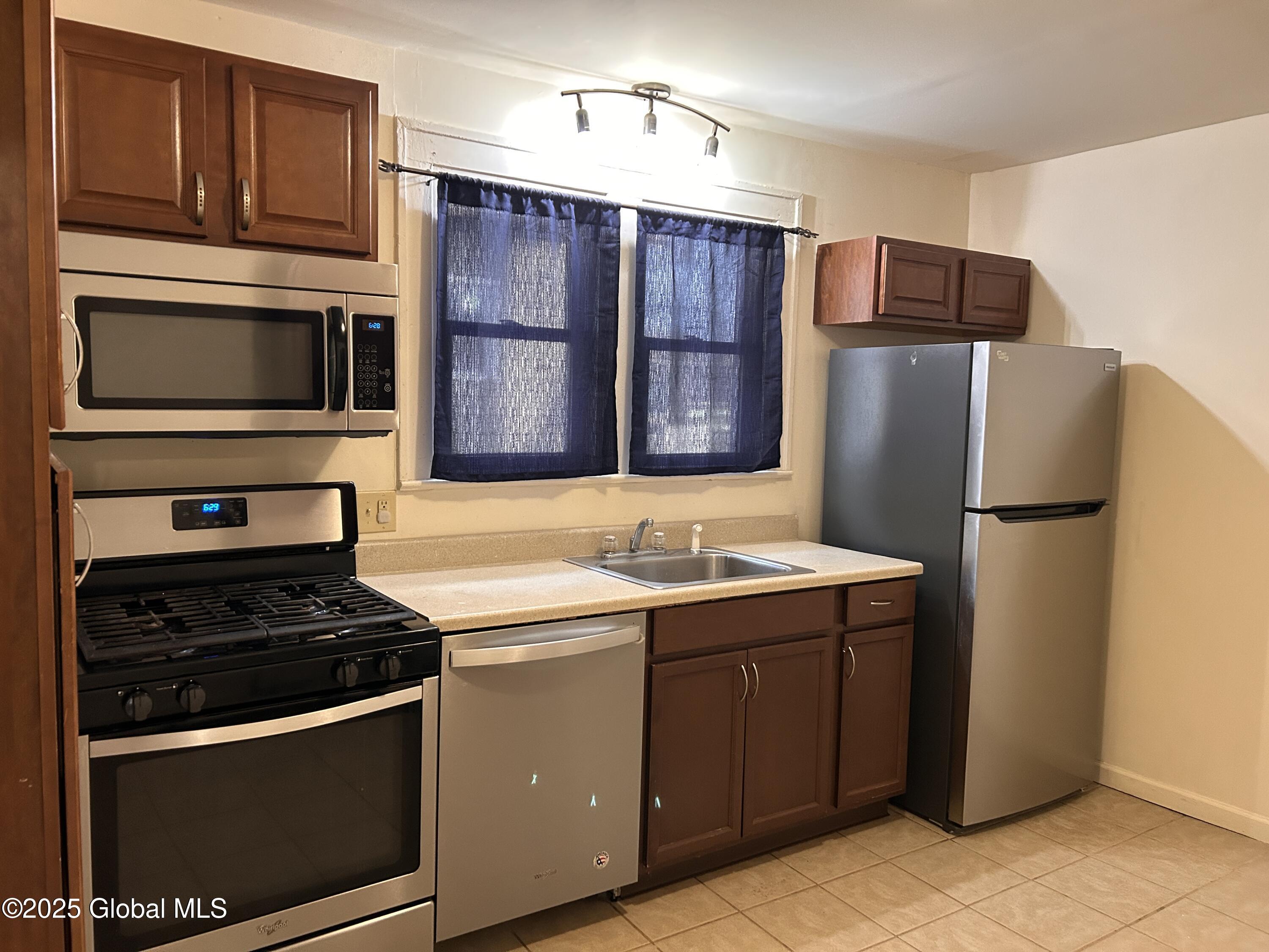 2012 State St Street, Schenectady, New York image 18