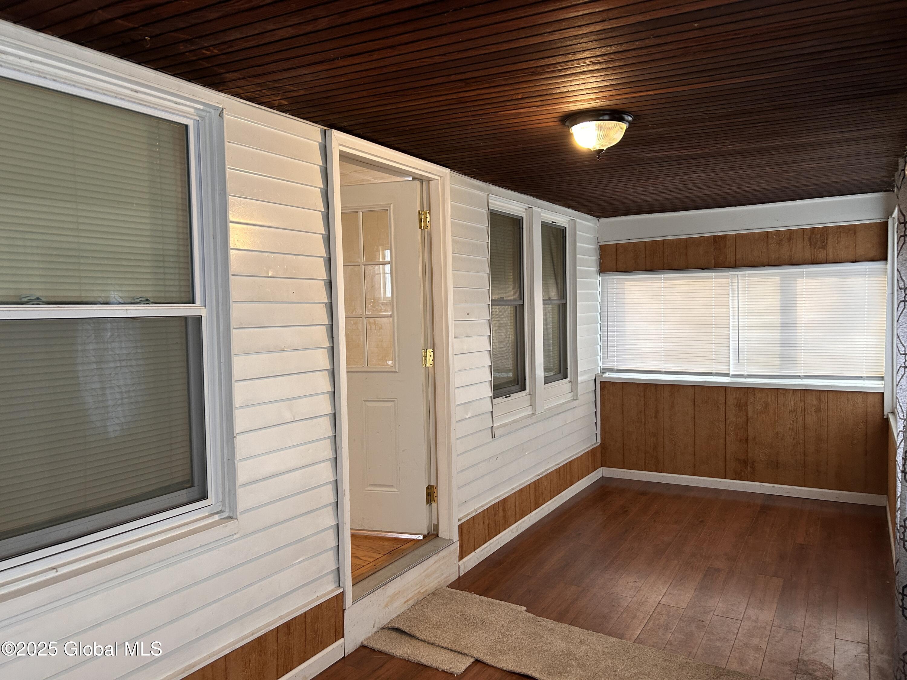 2012 State St Street, Schenectady, New York image 3
