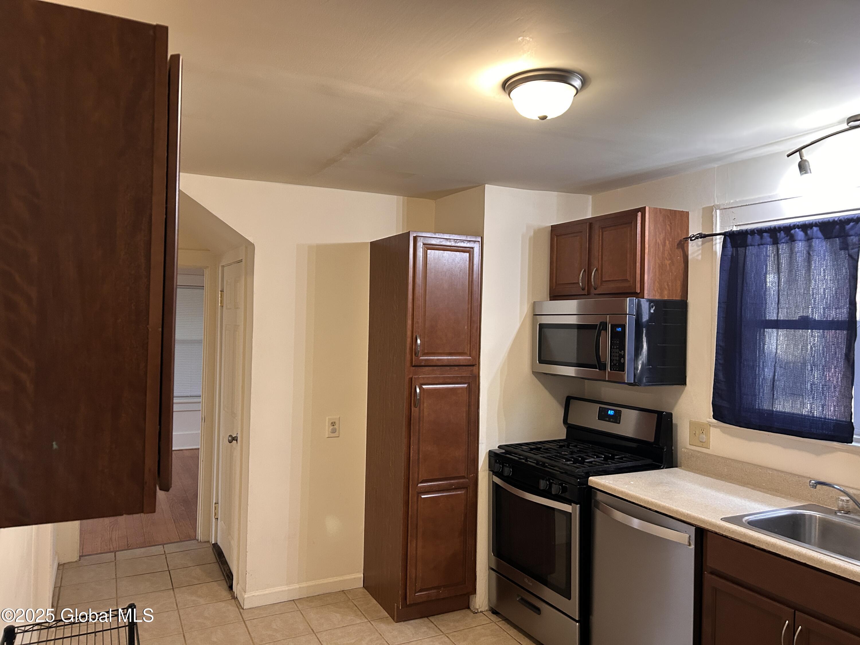 2012 State St Street, Schenectady, New York image 22