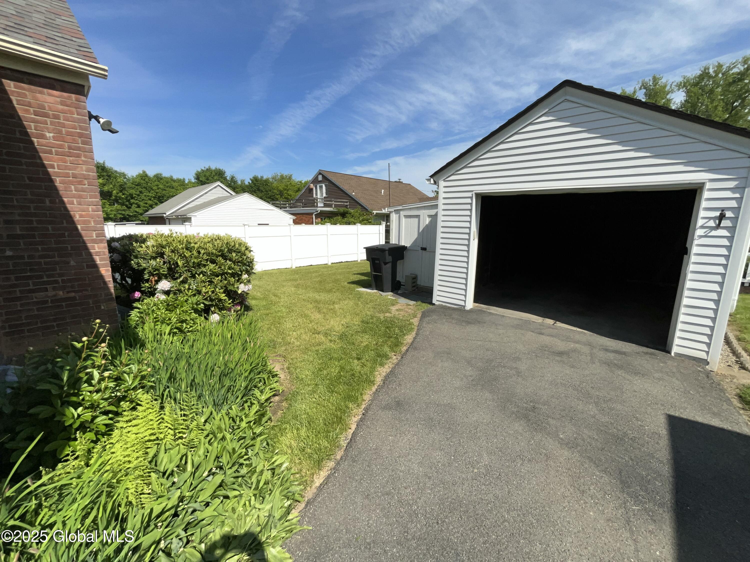 46 Valleyview Avenue, Troy, New York image 29