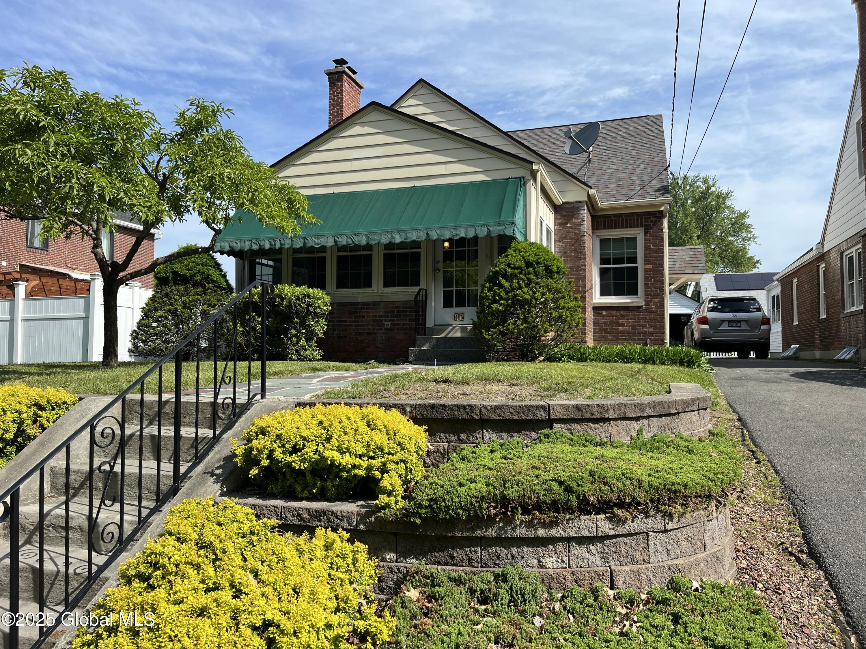 46 Valleyview Avenue, Troy, New York image 1
