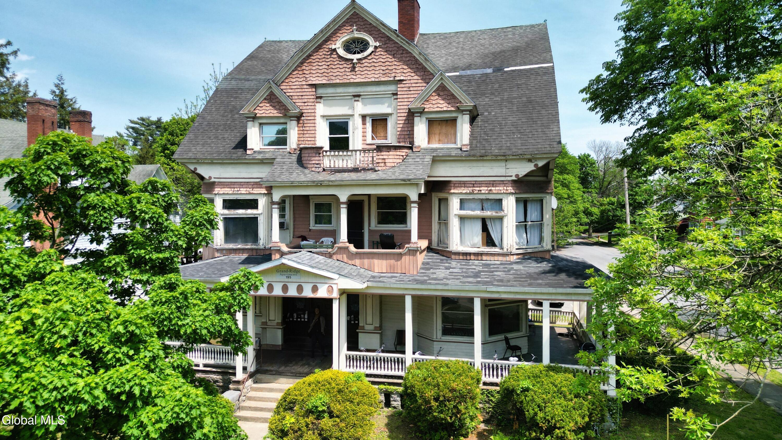 190 Ridge Street