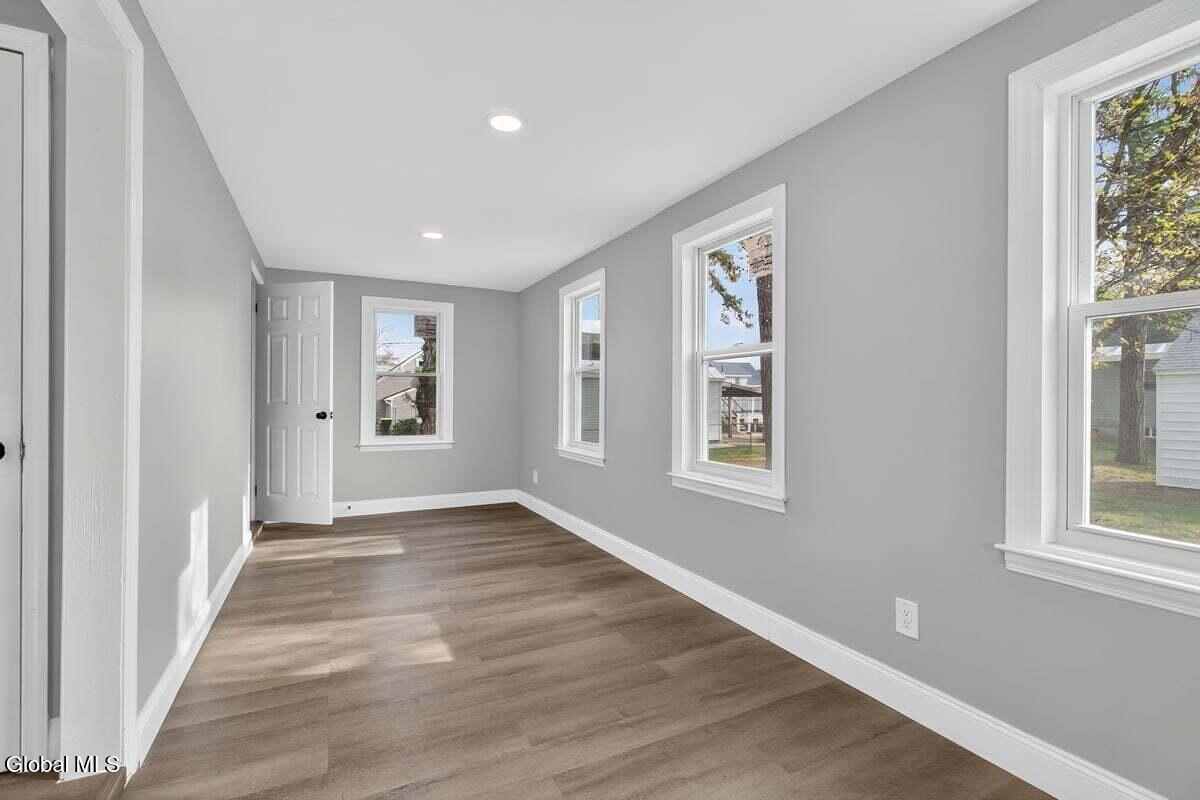 Rotterdam, New York 12306, United States, 3 Bedrooms Bedrooms, ,2 BathroomsBathrooms,Residential,Active,241377