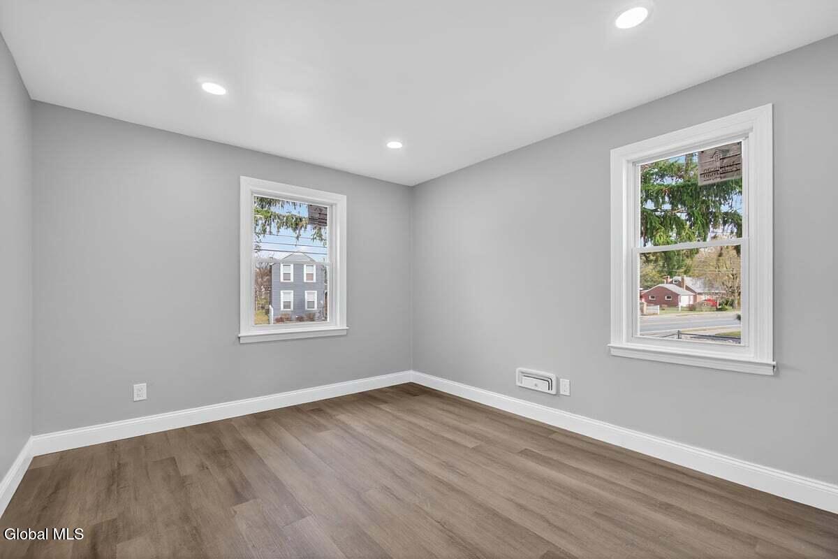 Rotterdam, New York 12306, United States, 3 Bedrooms Bedrooms, ,2 BathroomsBathrooms,Residential,Active,241377