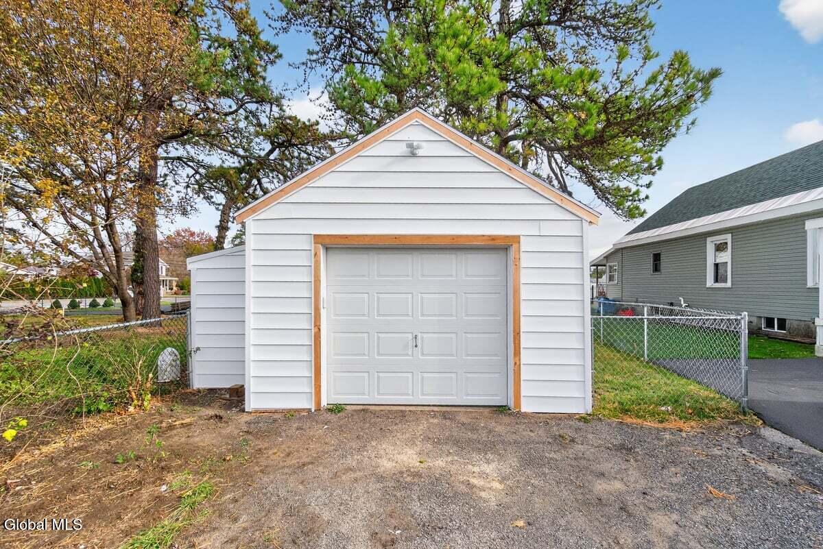 Rotterdam, New York 12306, United States, 3 Bedrooms Bedrooms, ,2 BathroomsBathrooms,Residential,Active,241377