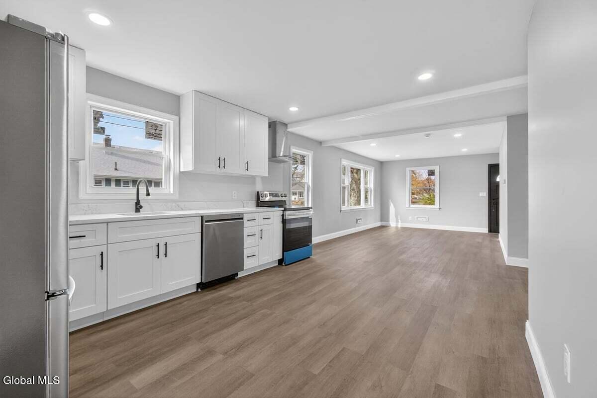 Rotterdam, New York 12306, United States, 3 Bedrooms Bedrooms, ,2 BathroomsBathrooms,Residential,Active,241377