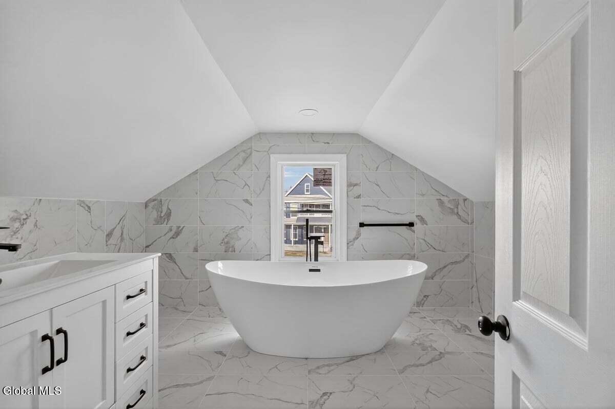 Rotterdam, New York 12306, United States, 3 Bedrooms Bedrooms, ,2 BathroomsBathrooms,Residential,Active,241377