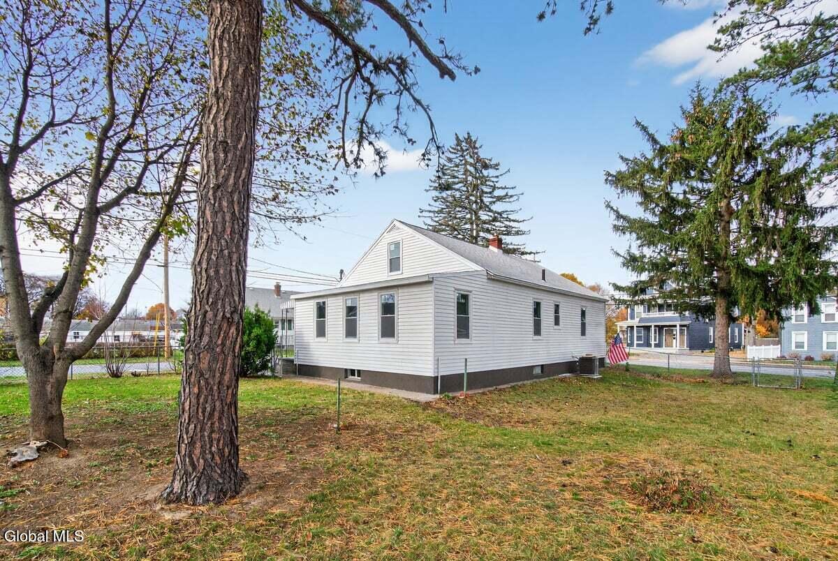 Rotterdam, New York 12306, United States, 3 Bedrooms Bedrooms, ,2 BathroomsBathrooms,Residential,Active,241377