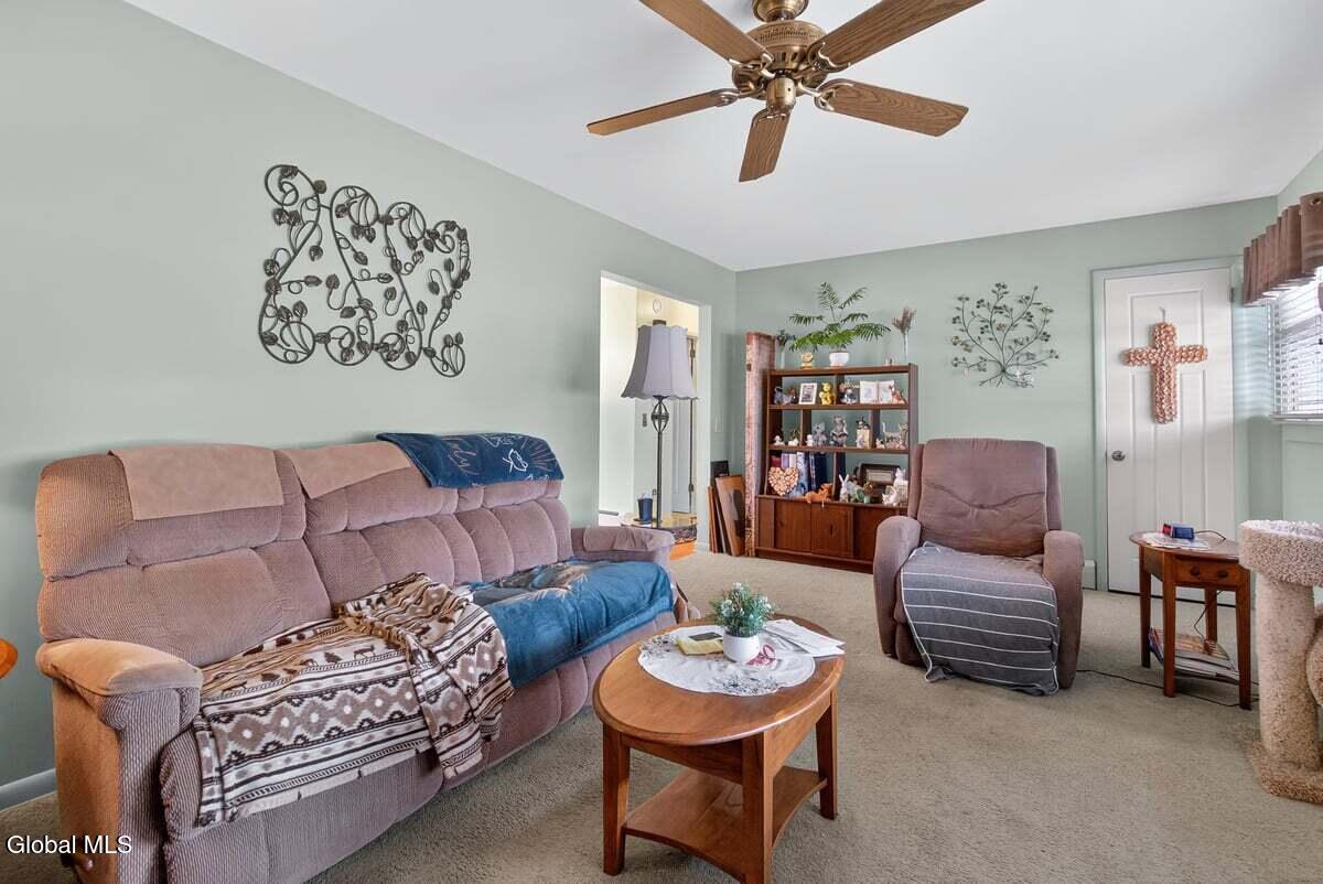 Schenectady, New York 12306, United States, 4 Bedrooms Bedrooms, ,2 BathroomsBathrooms,Residential,Active,241332