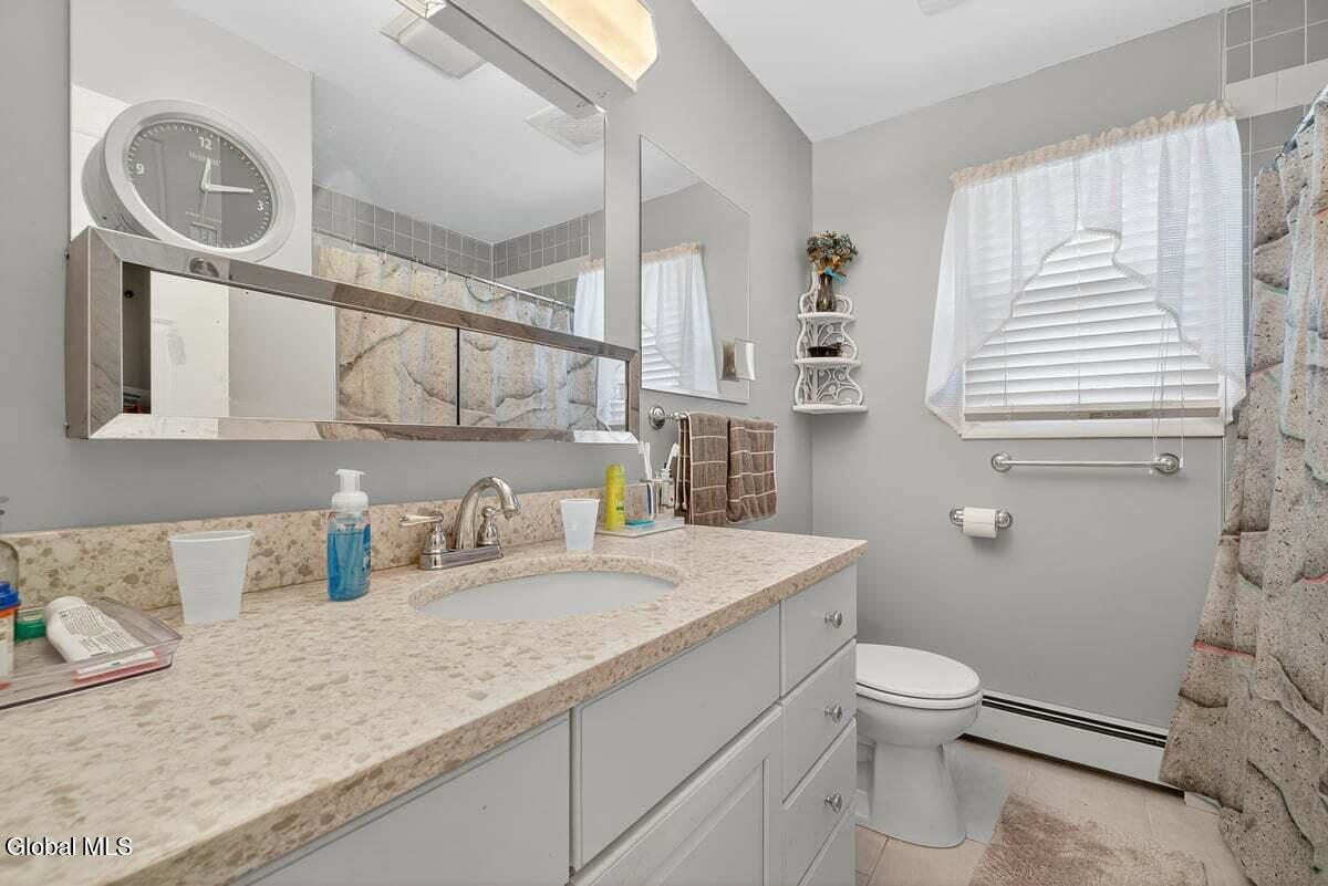 Schenectady, New York 12306, United States, 4 Bedrooms Bedrooms, ,2 BathroomsBathrooms,Residential,Active,241332