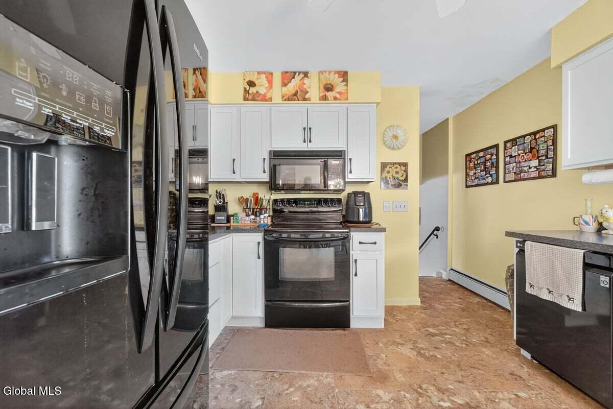 Schenectady, New York 12306, United States, 4 Bedrooms Bedrooms, ,2 BathroomsBathrooms,Residential,Active,241332