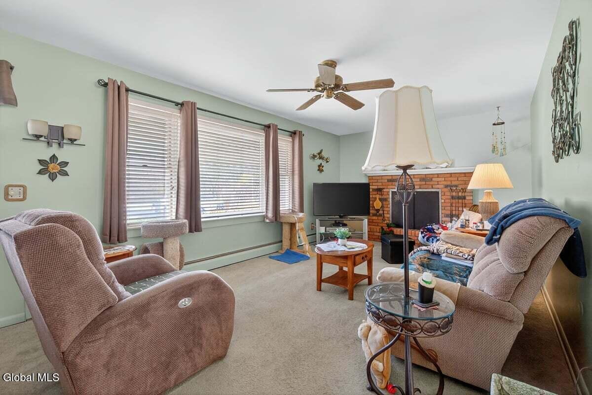 Schenectady, New York 12306, United States, 4 Bedrooms Bedrooms, ,2 BathroomsBathrooms,Residential,Active,241332