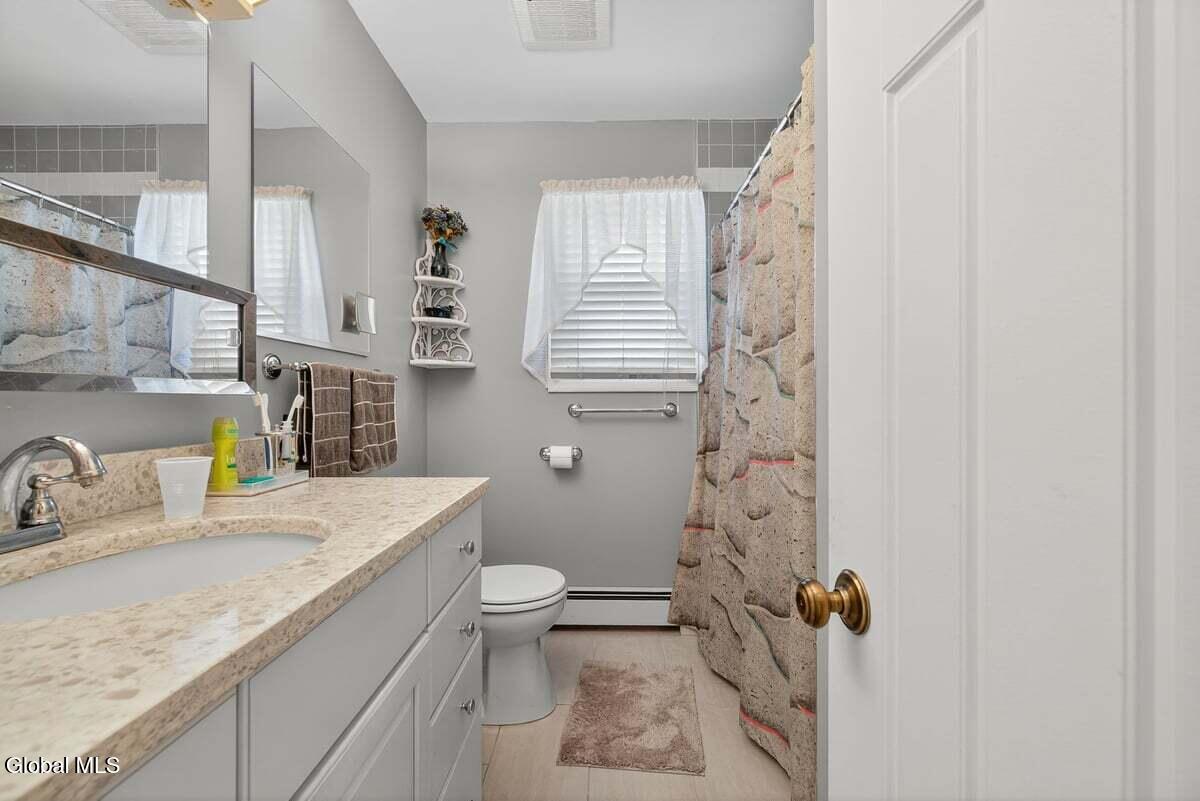 Schenectady, New York 12306, United States, 4 Bedrooms Bedrooms, ,2 BathroomsBathrooms,Residential,Active,241332