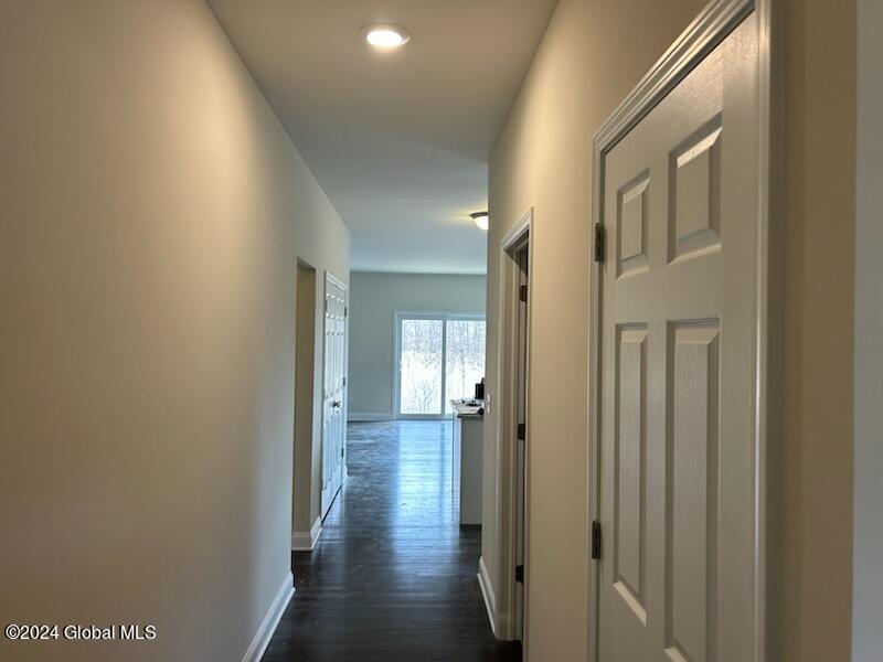 24 Harbor Lane, Cohoes, New York image 4