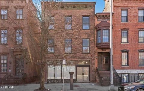 Photo of 170 Washington Avenue #3R, Albany, NY 12210 (MLS # 202617099)