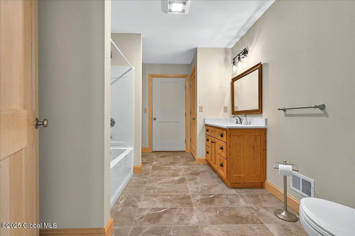 585 N Creek Road, Greenfield Center, New York image 37