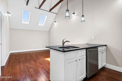 Photo of 521 Warren Street #4, Albany, NY 12208 (MLS # 202617652)