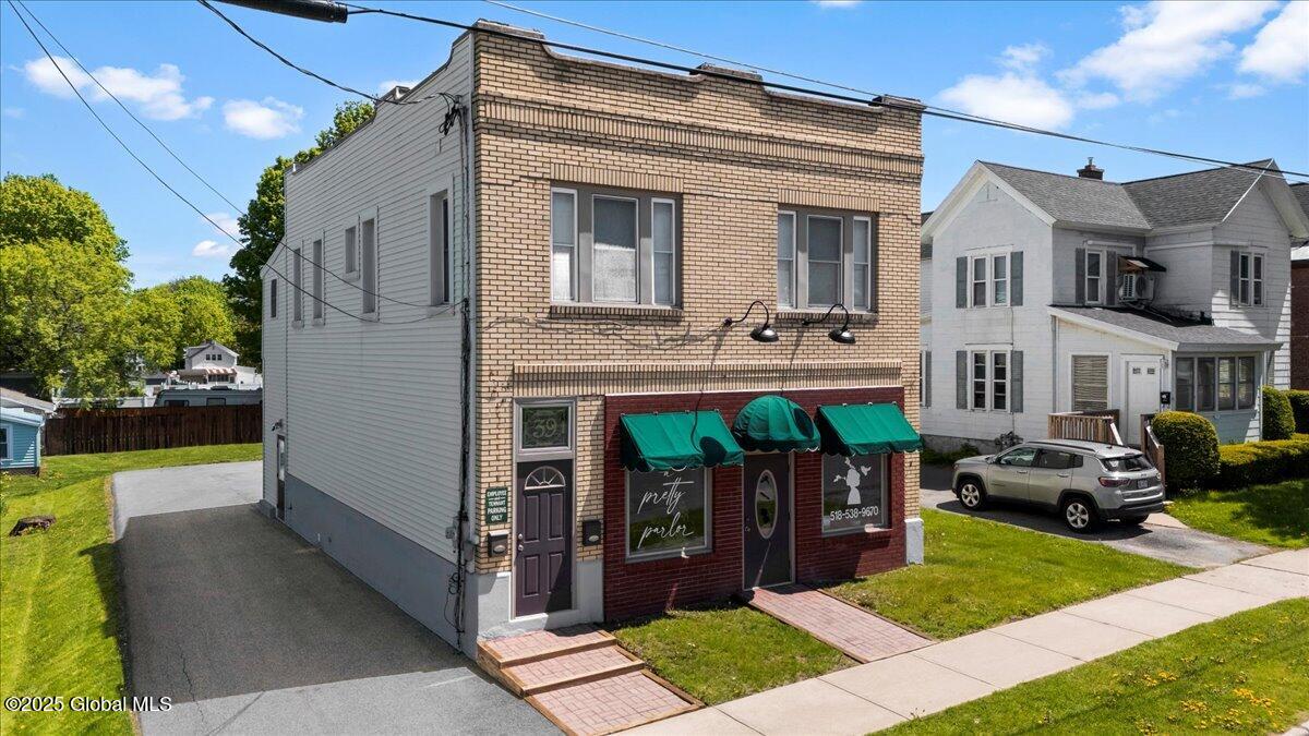 39 Hudson Street, South Glens Falls, New York image 1