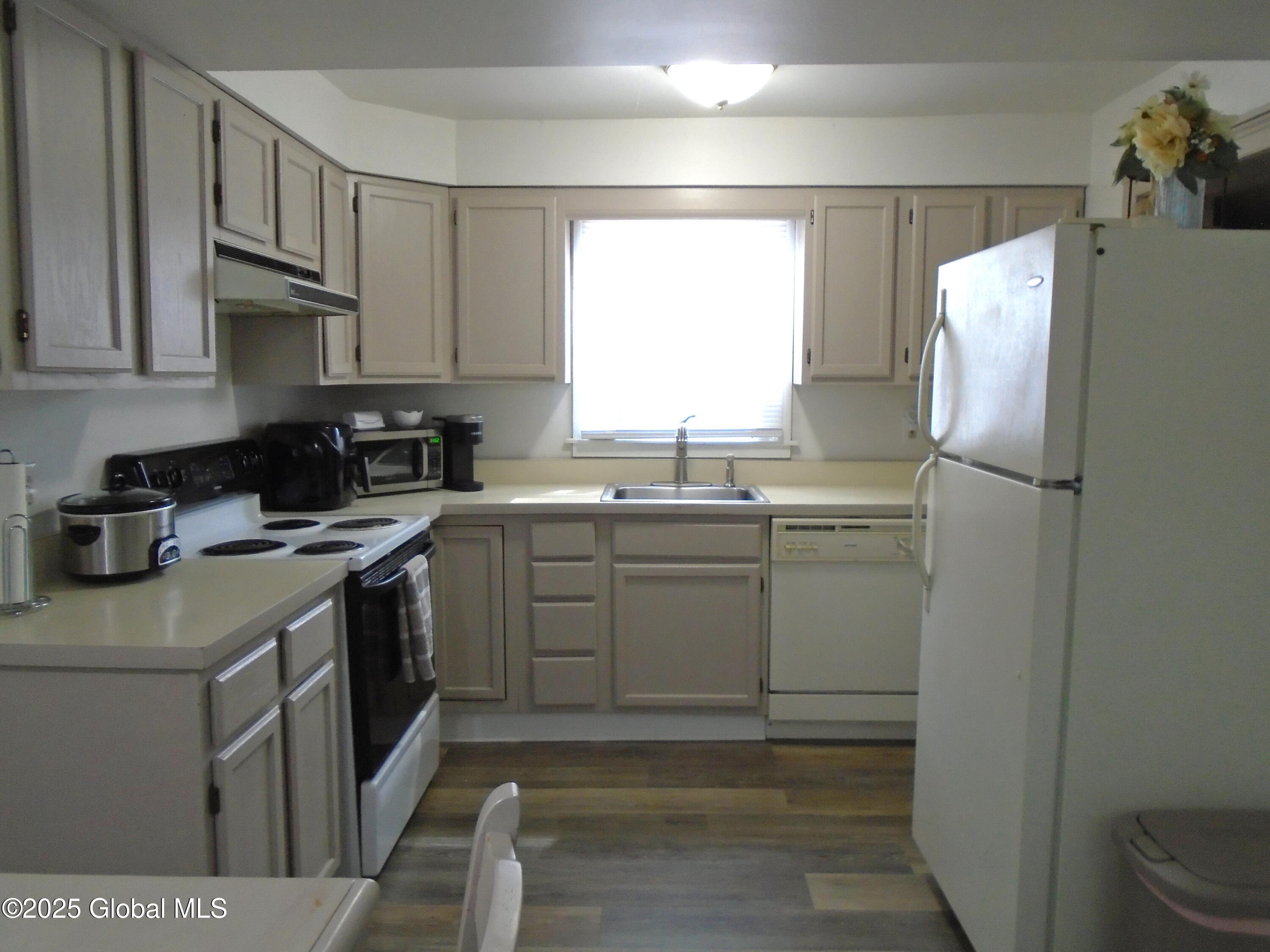 123 Sanders Avenue, Scotia, New York image 18