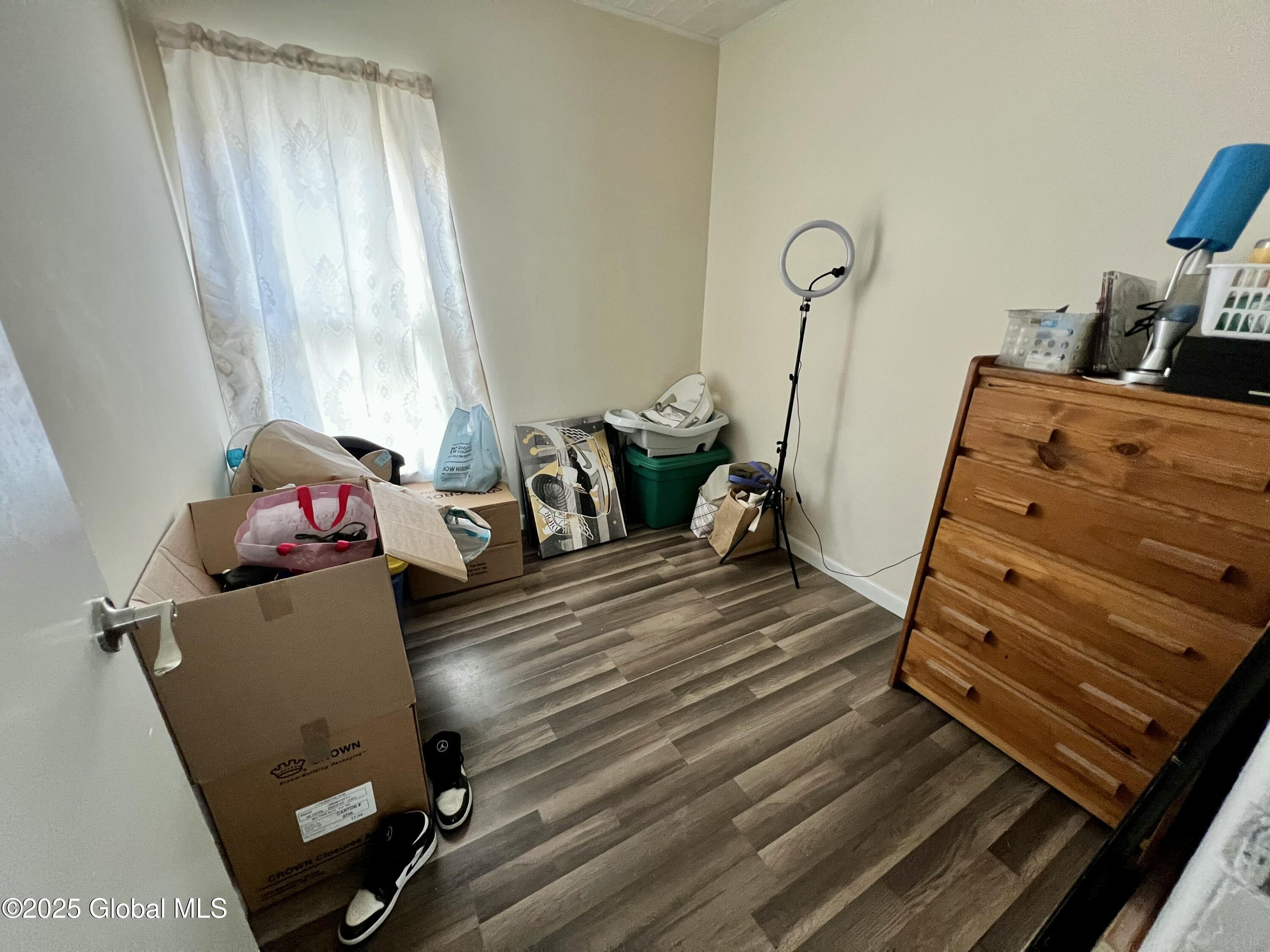 Schenectady, New York 12307, United States, 5 Bedrooms Bedrooms, ,2 BathroomsBathrooms,Residential,Active,100976