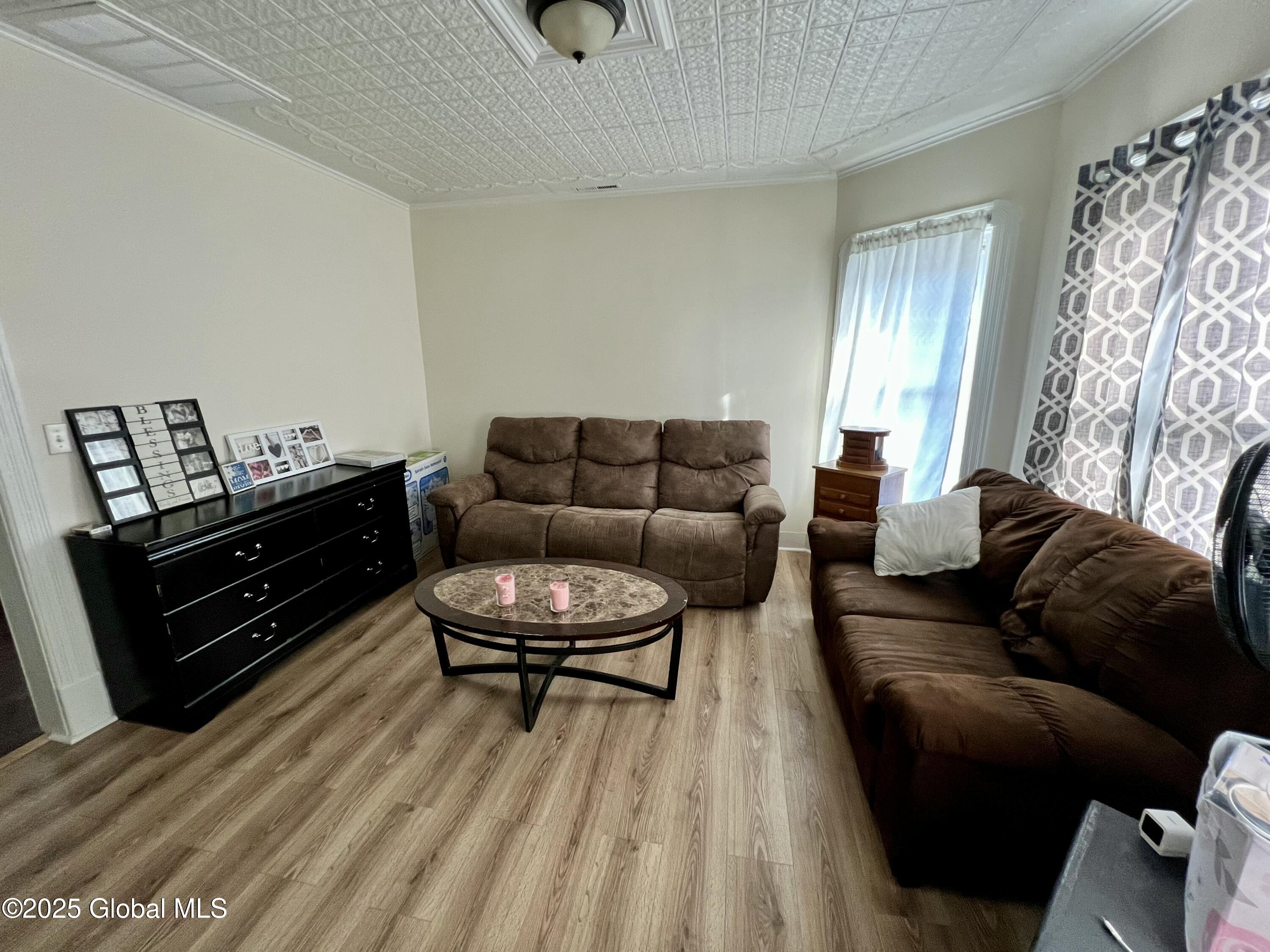 Schenectady, New York 12307, United States, 5 Bedrooms Bedrooms, ,2 BathroomsBathrooms,Residential,Active,100976