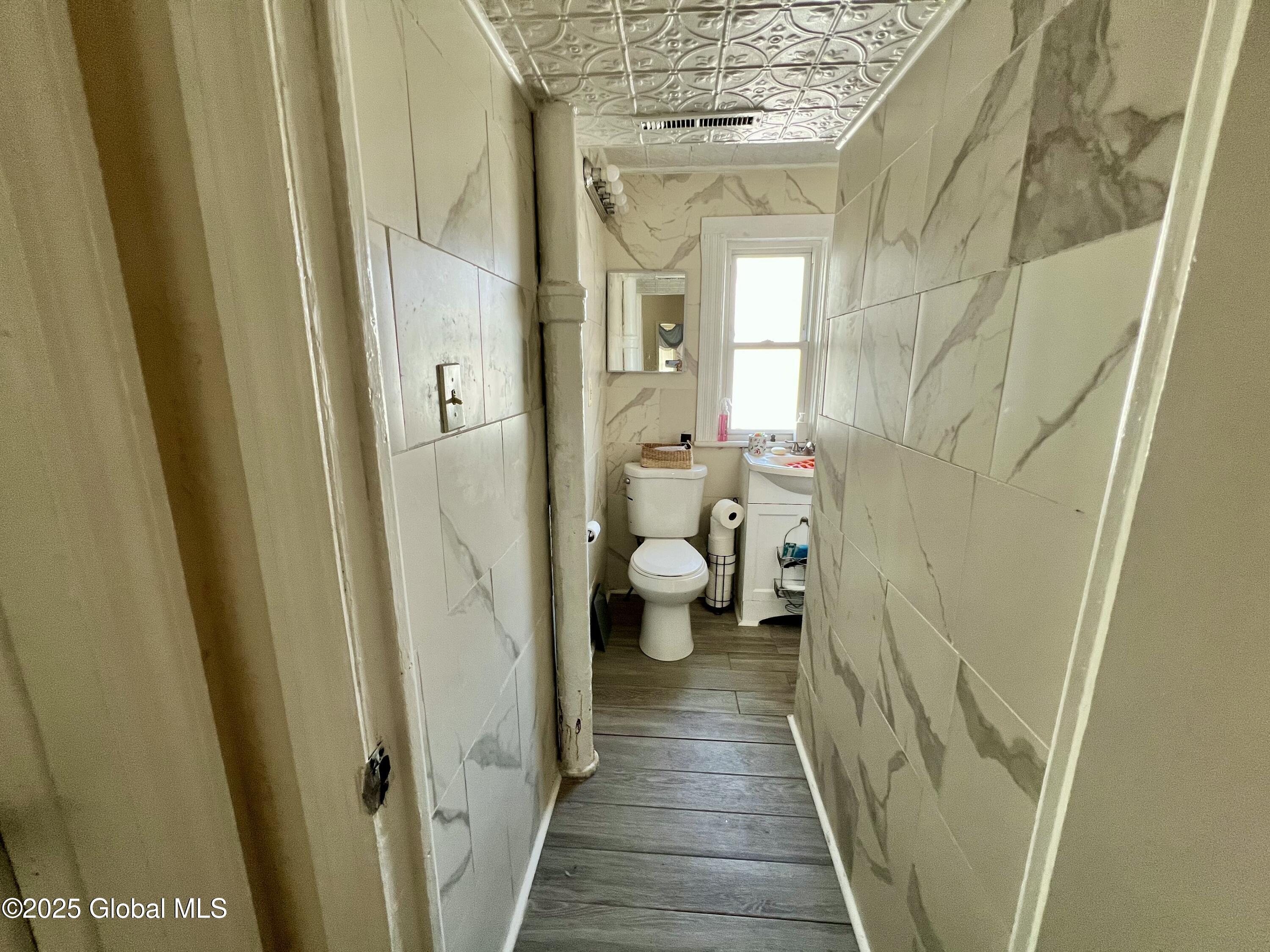 Schenectady, New York 12307, United States, 5 Bedrooms Bedrooms, ,2 BathroomsBathrooms,Residential,Active,100976