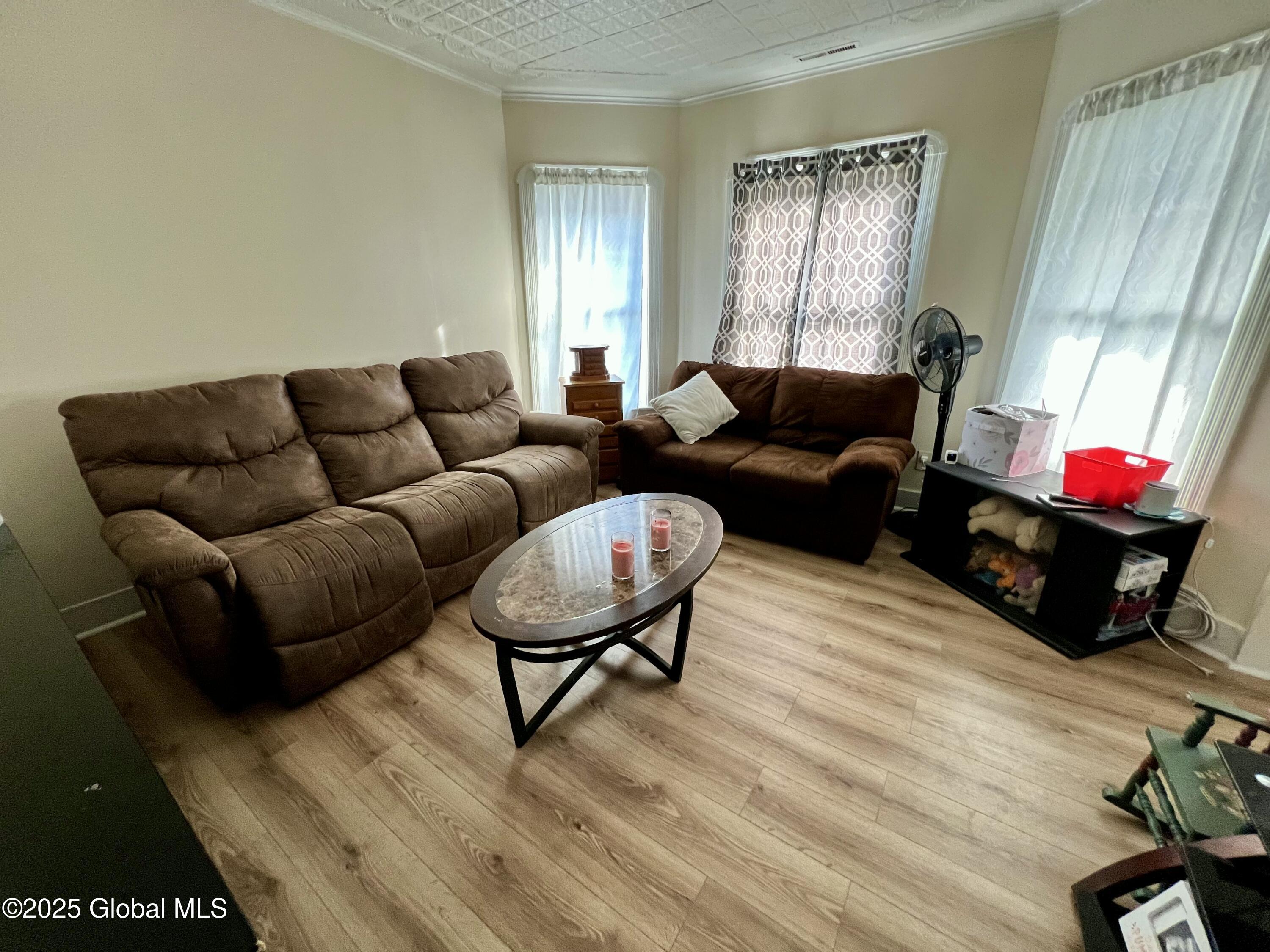 Schenectady, New York 12307, United States, 5 Bedrooms Bedrooms, ,2 BathroomsBathrooms,Residential,Active,100976