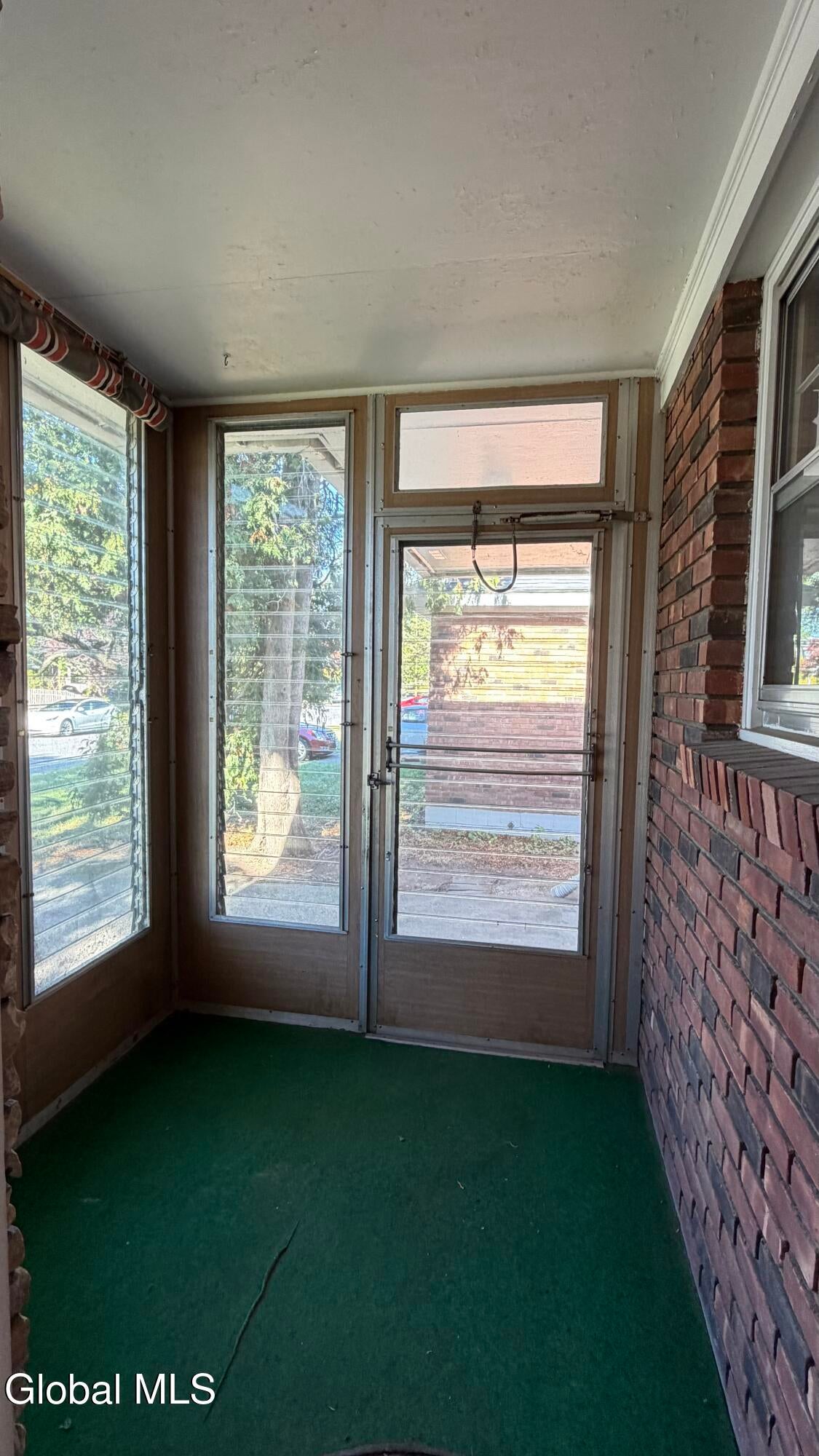 89 Edgewood Avenue
