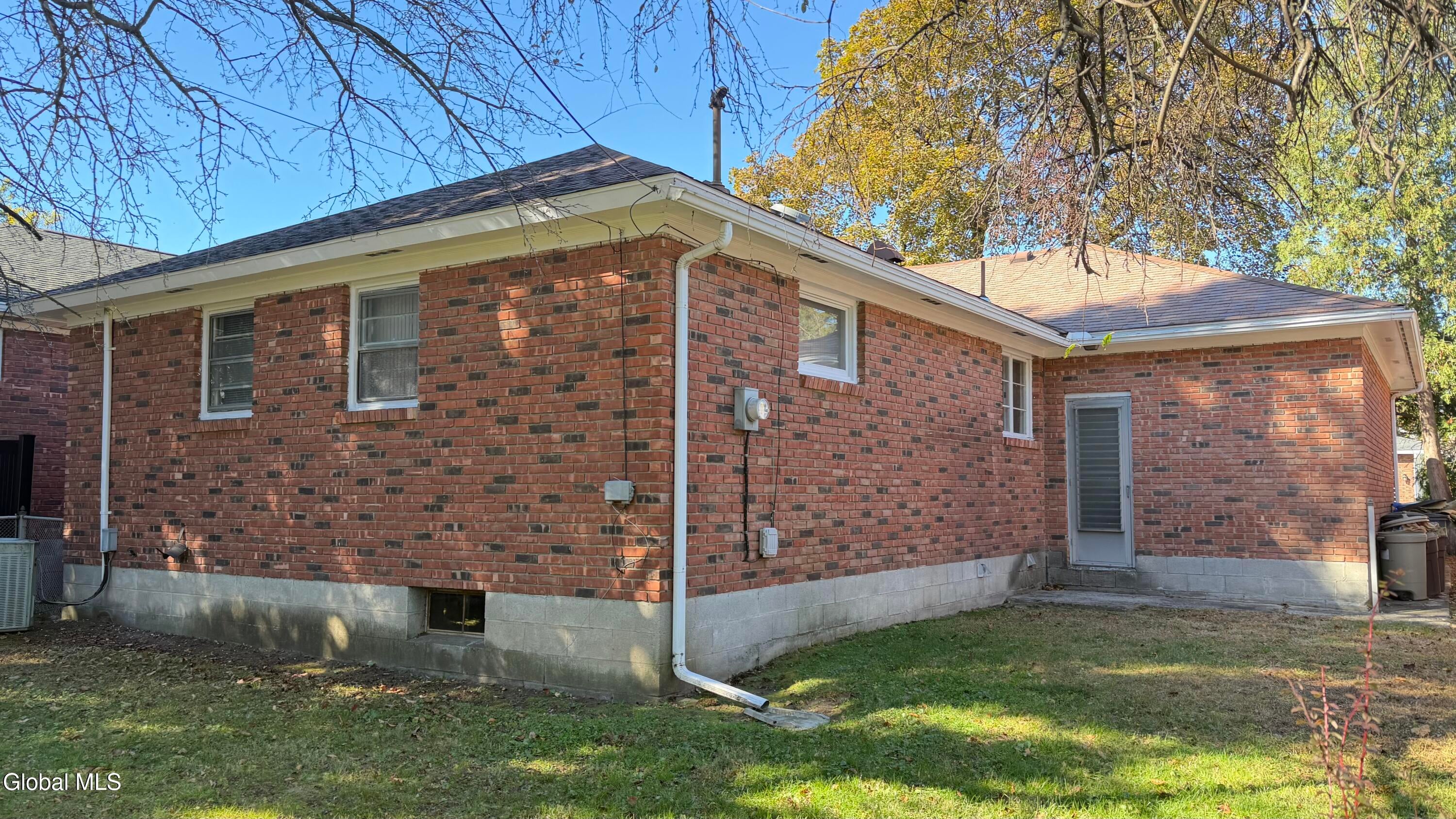 89 Edgewood Avenue