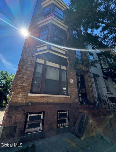 Multifamily For Sale - 72 Grand Street<br/> Albany, NY 12202