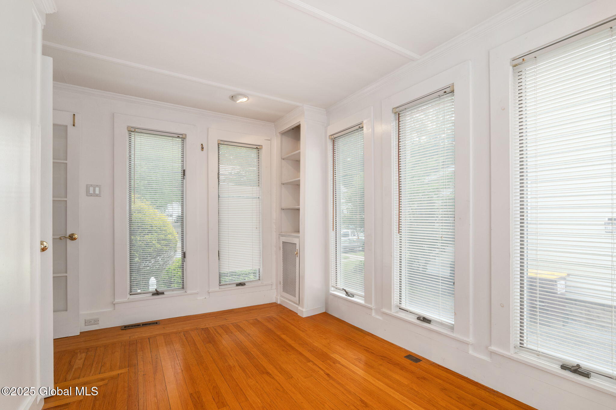 39 Pinewood Avenue, Saratoga Springs, New York image 9