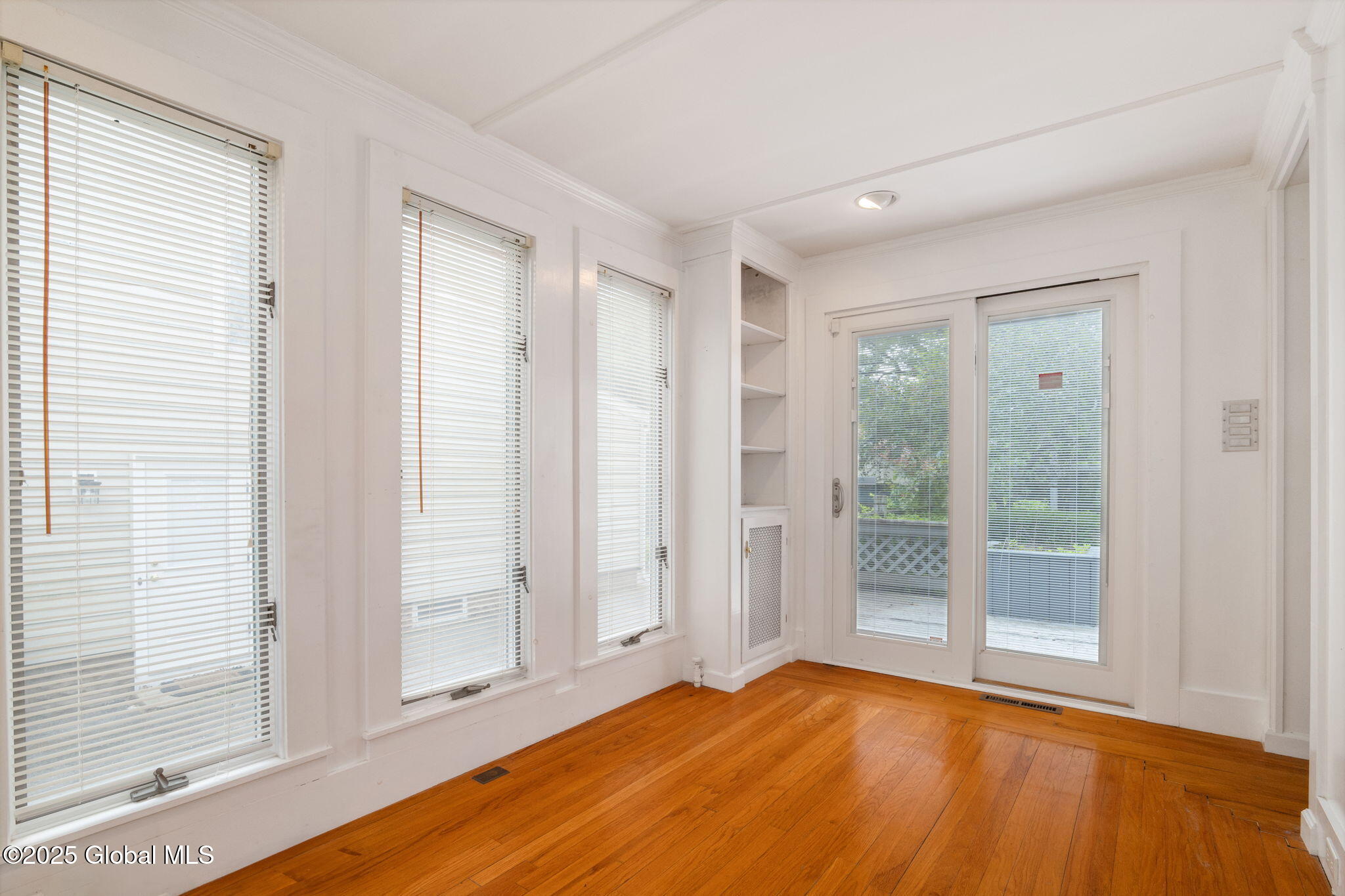 39 Pinewood Avenue, Saratoga Springs, New York image 8