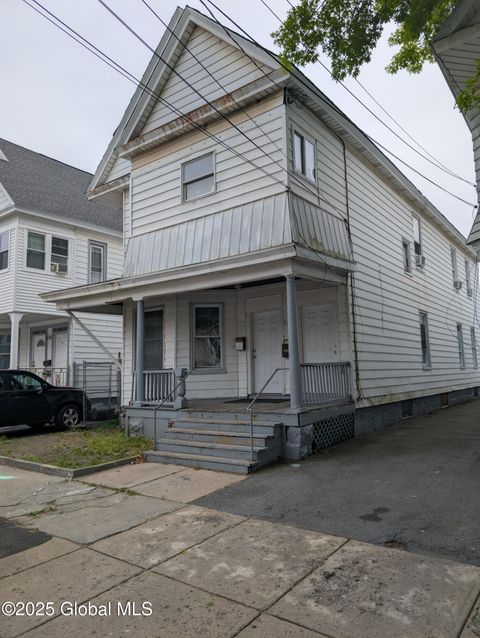 Photo of 824 Lincoln Avenue, Schenectady, NY 12307 (MLS # 202520540)